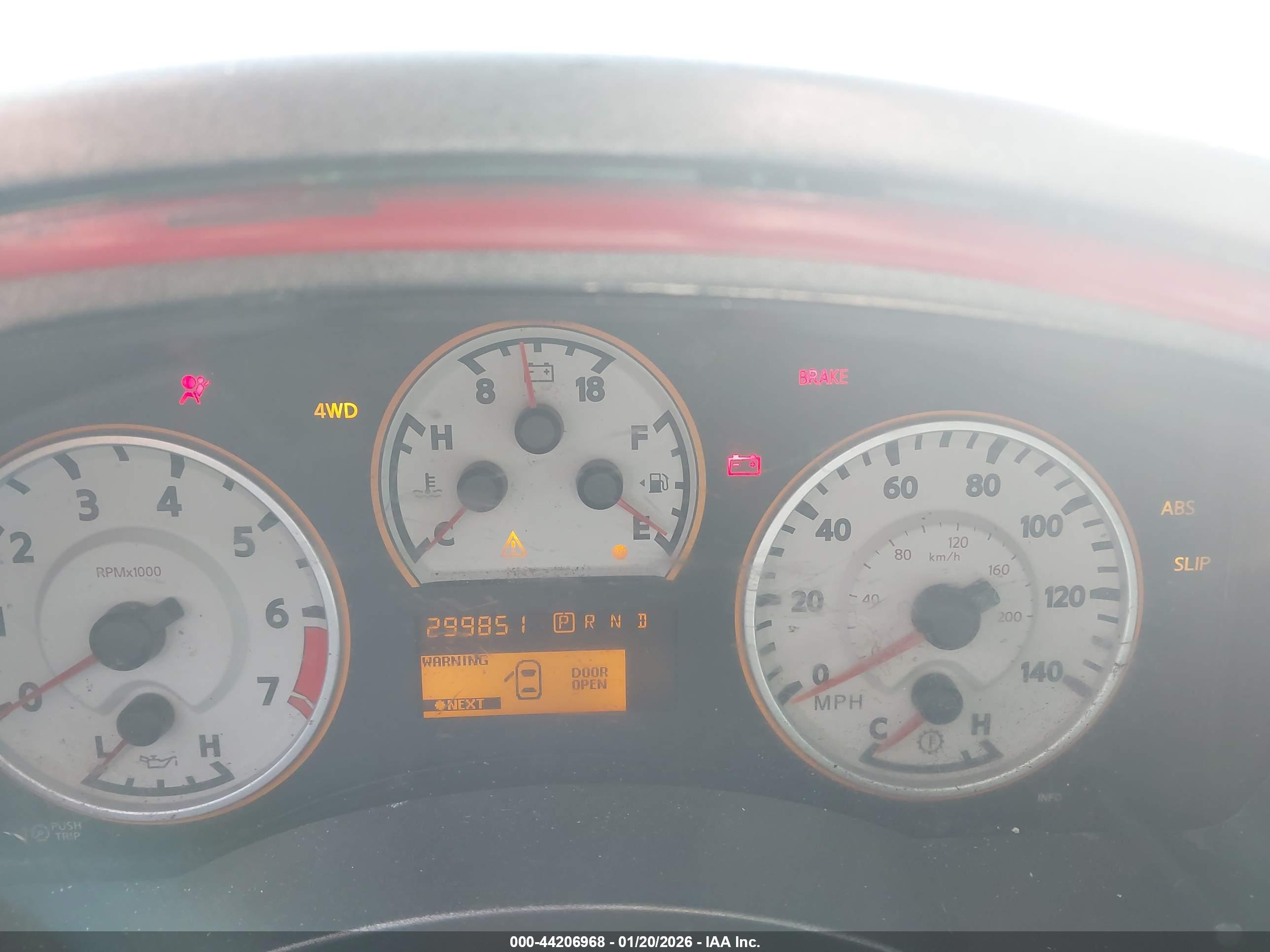 NISSAN TITAN image 7