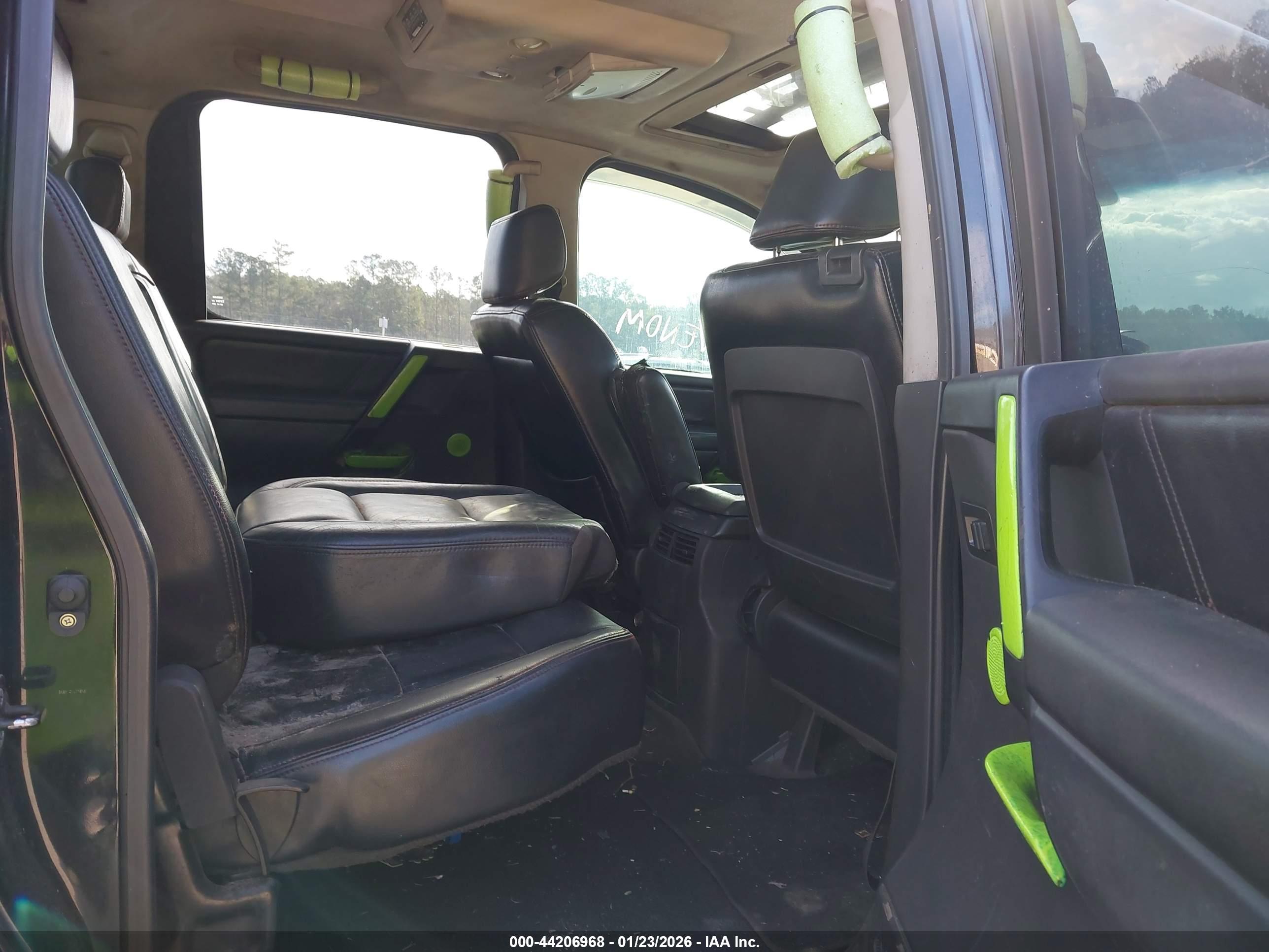 NISSAN TITAN image 8