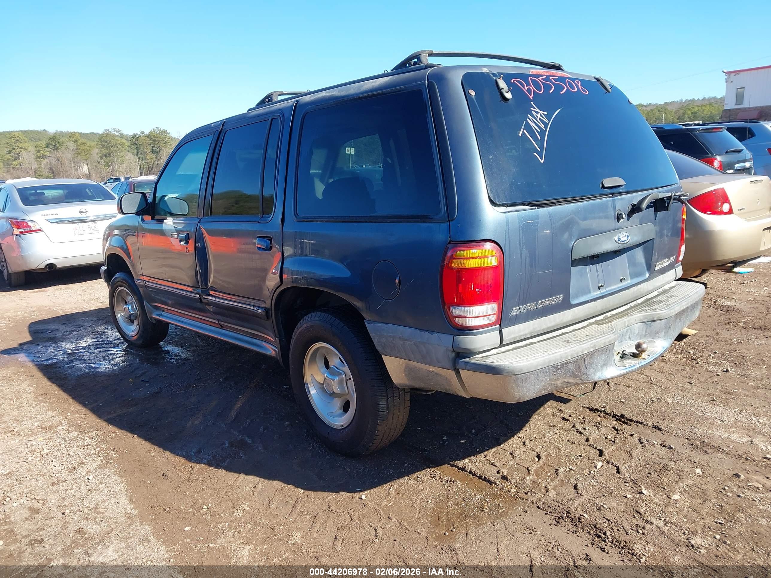 FORD EXPLORER image 3