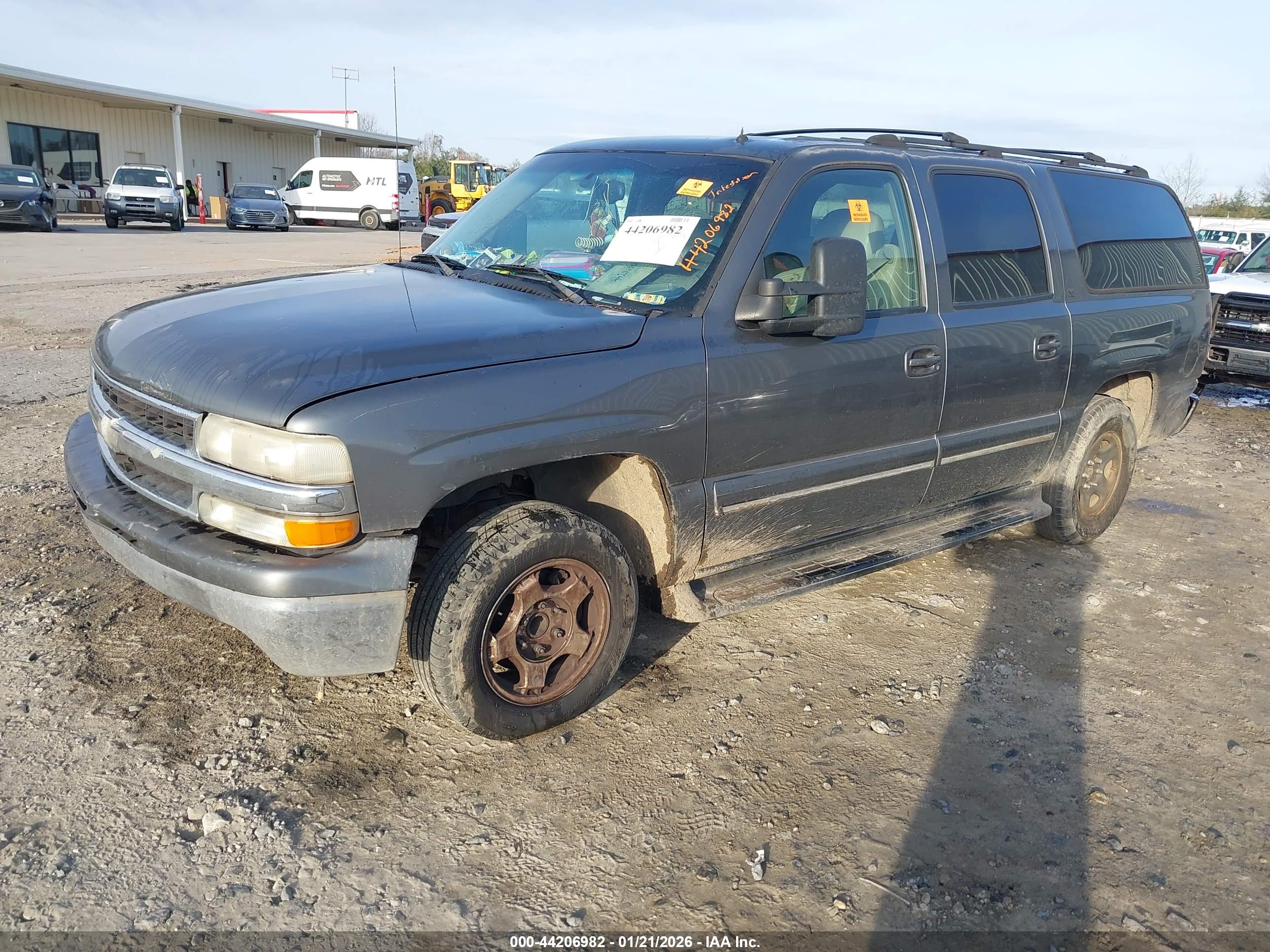 CHEVROLET SUBURBAN image 2