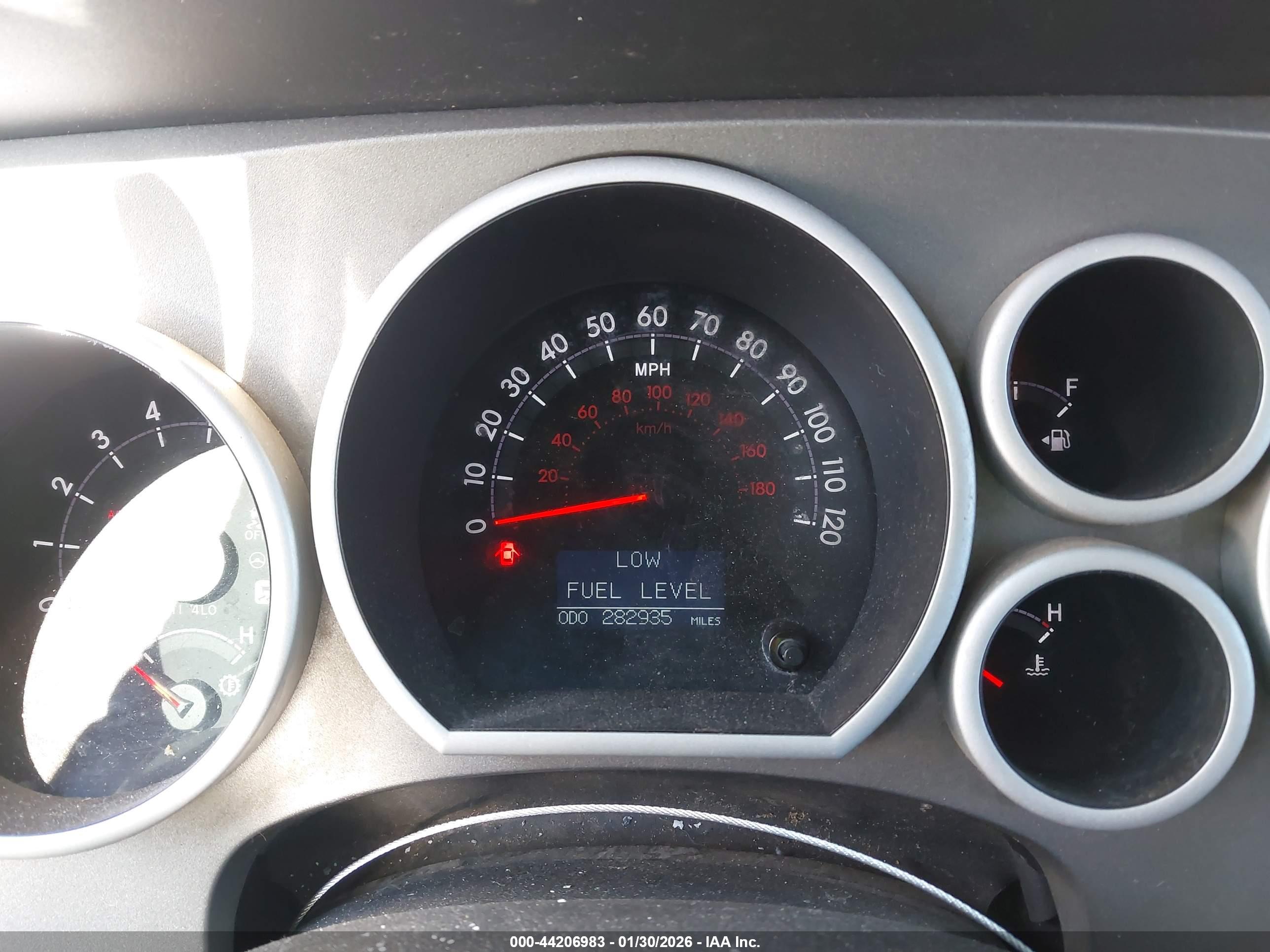 TOYOTA TUNDRA image 7