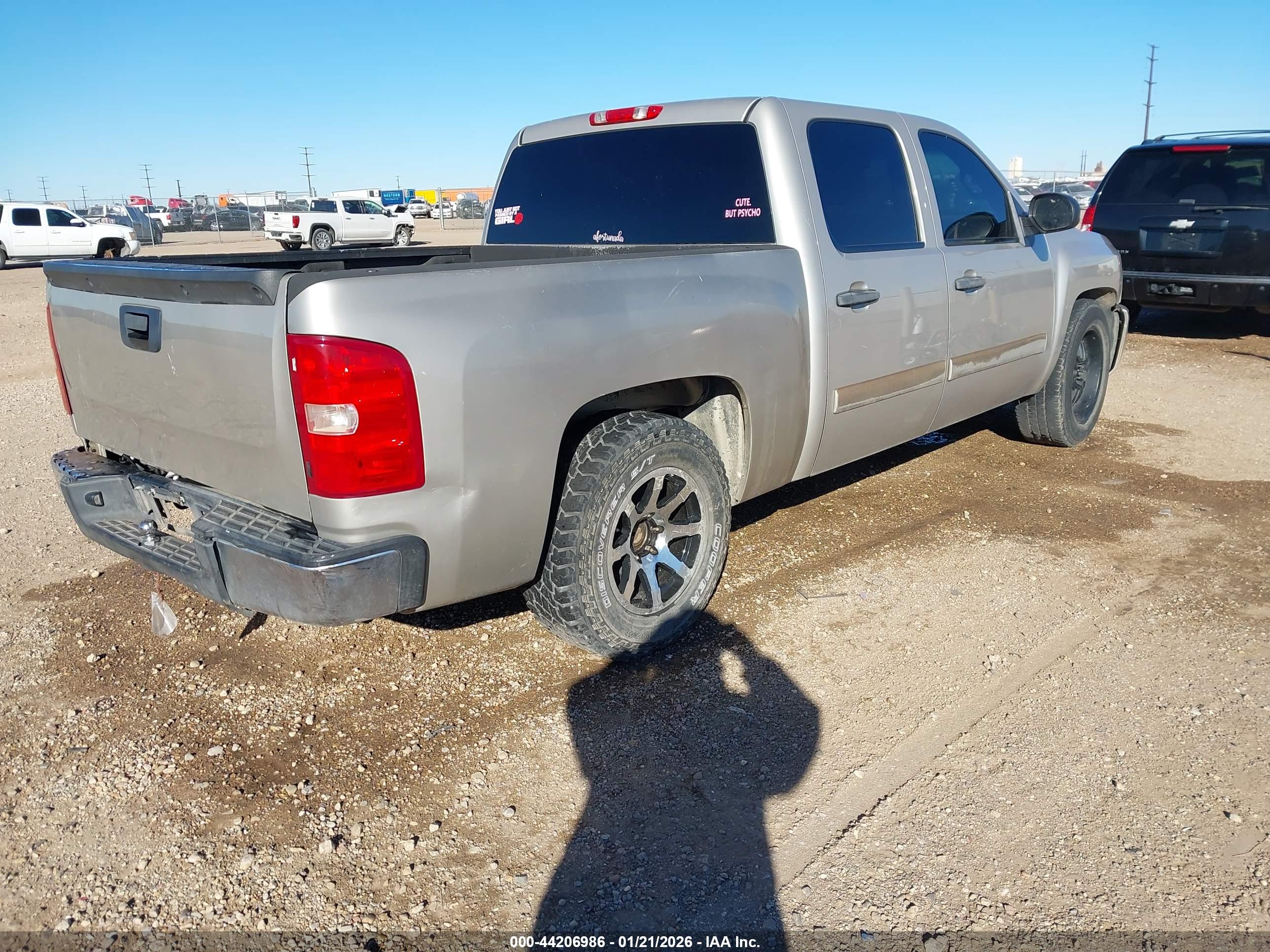 CHEVROLET SILVERADO image 4