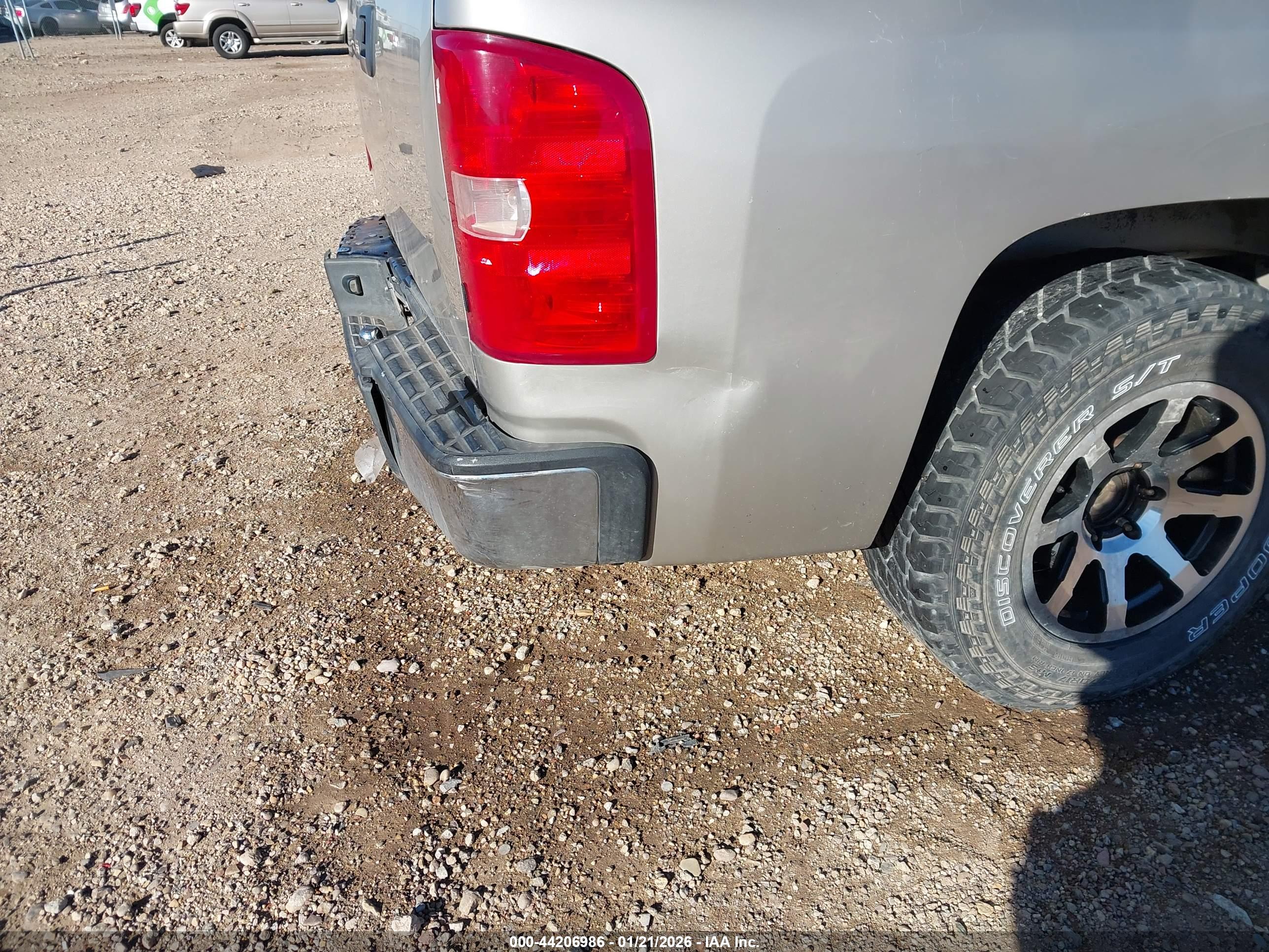 CHEVROLET SILVERADO image 6