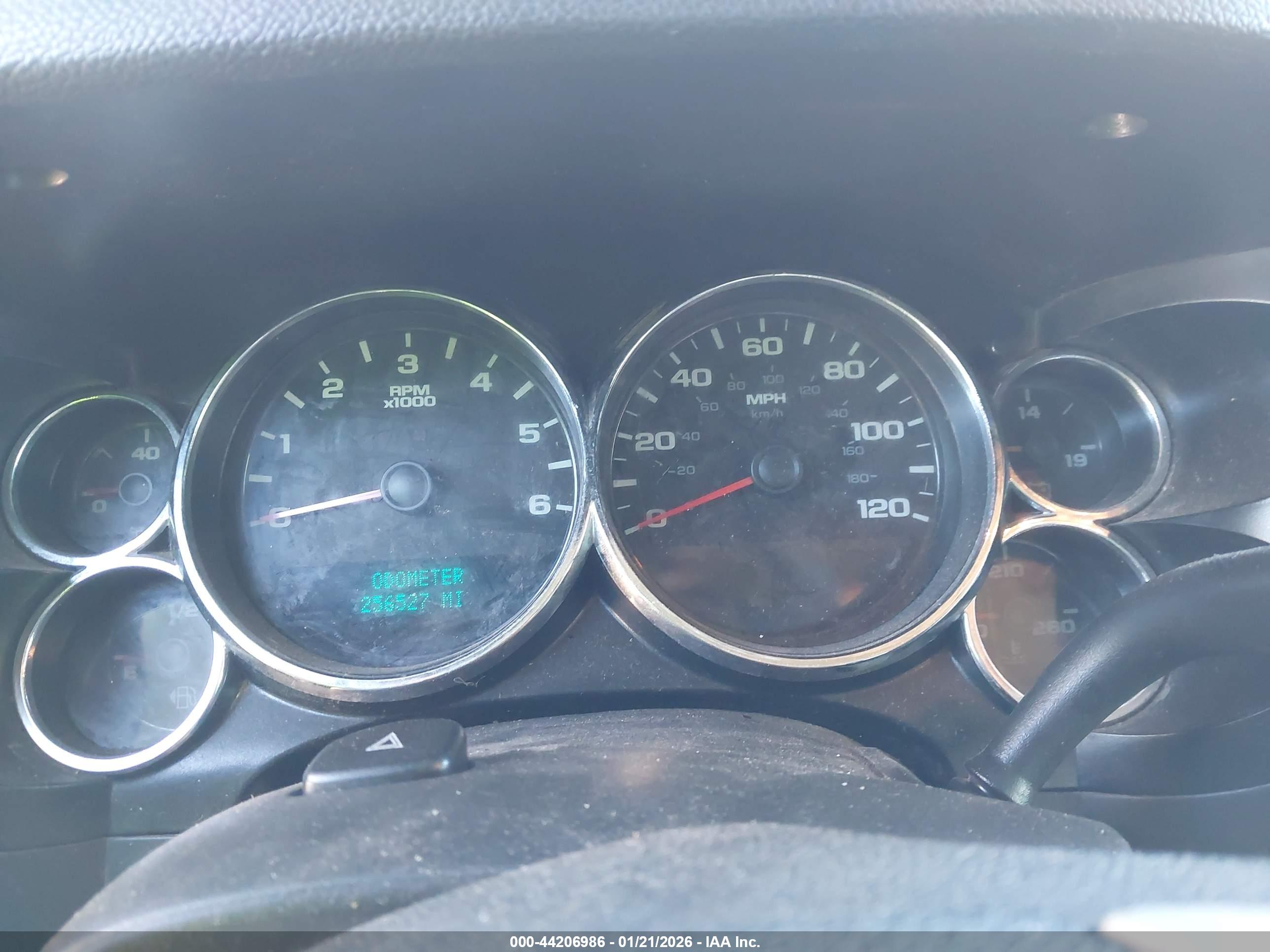 CHEVROLET SILVERADO image 7