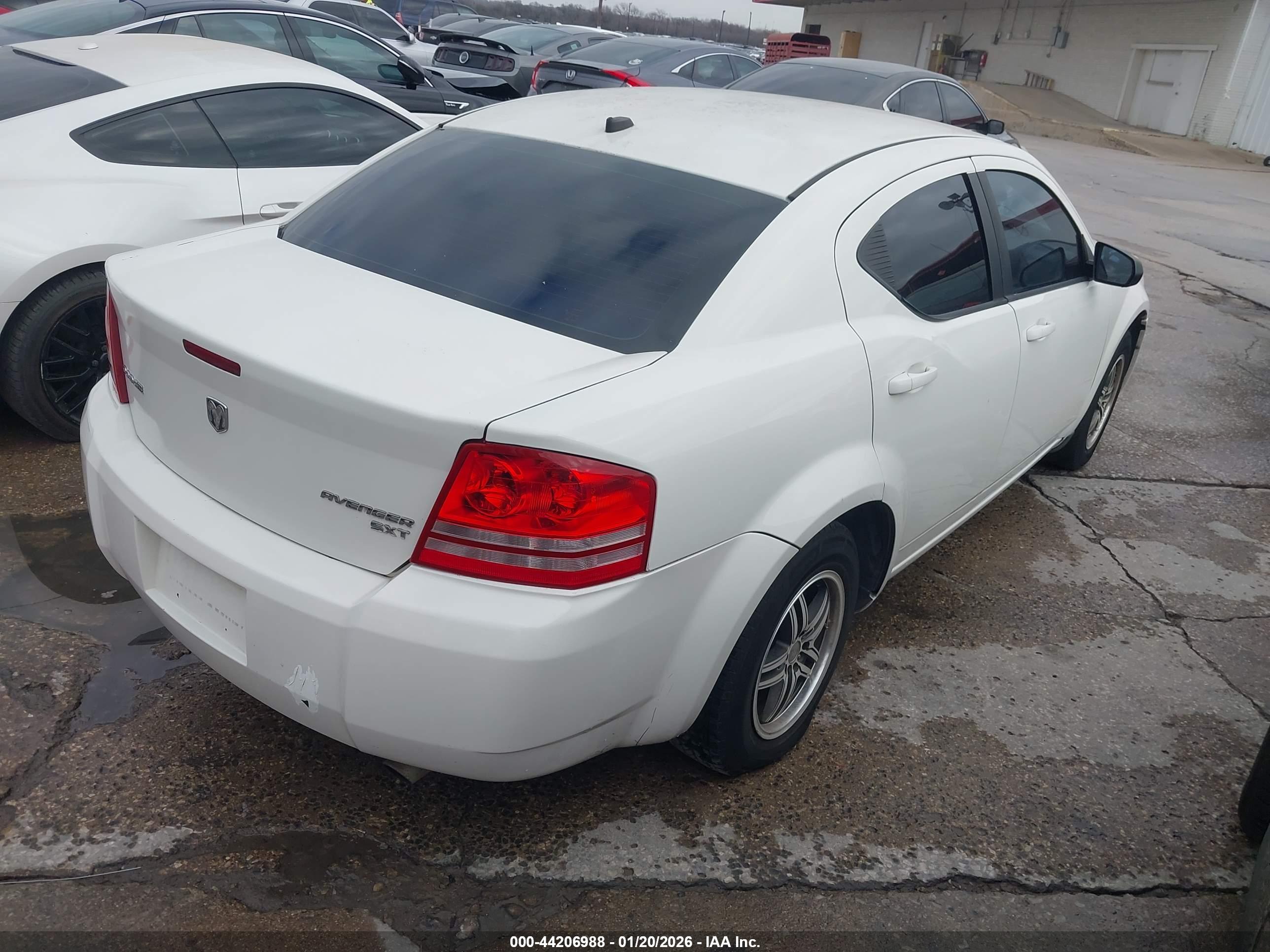 DODGE AVENGER image 4