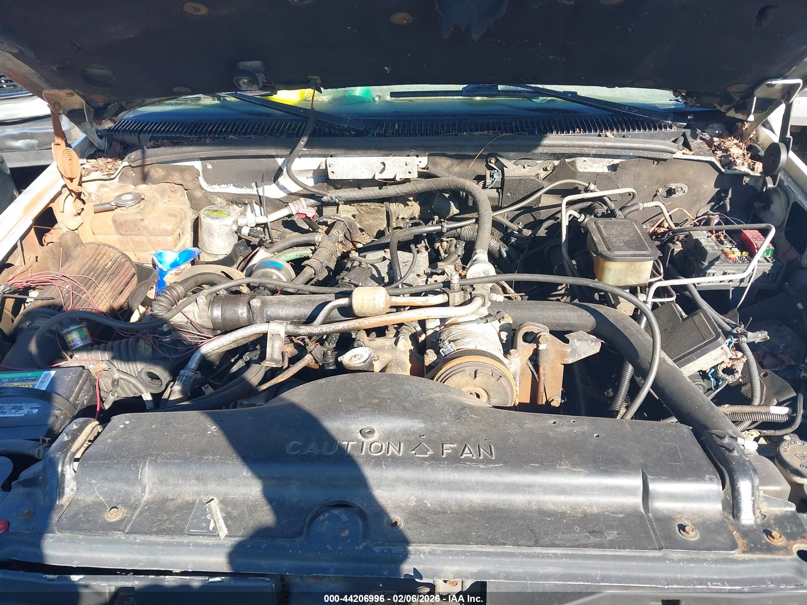GMC SUBURBAN image 10