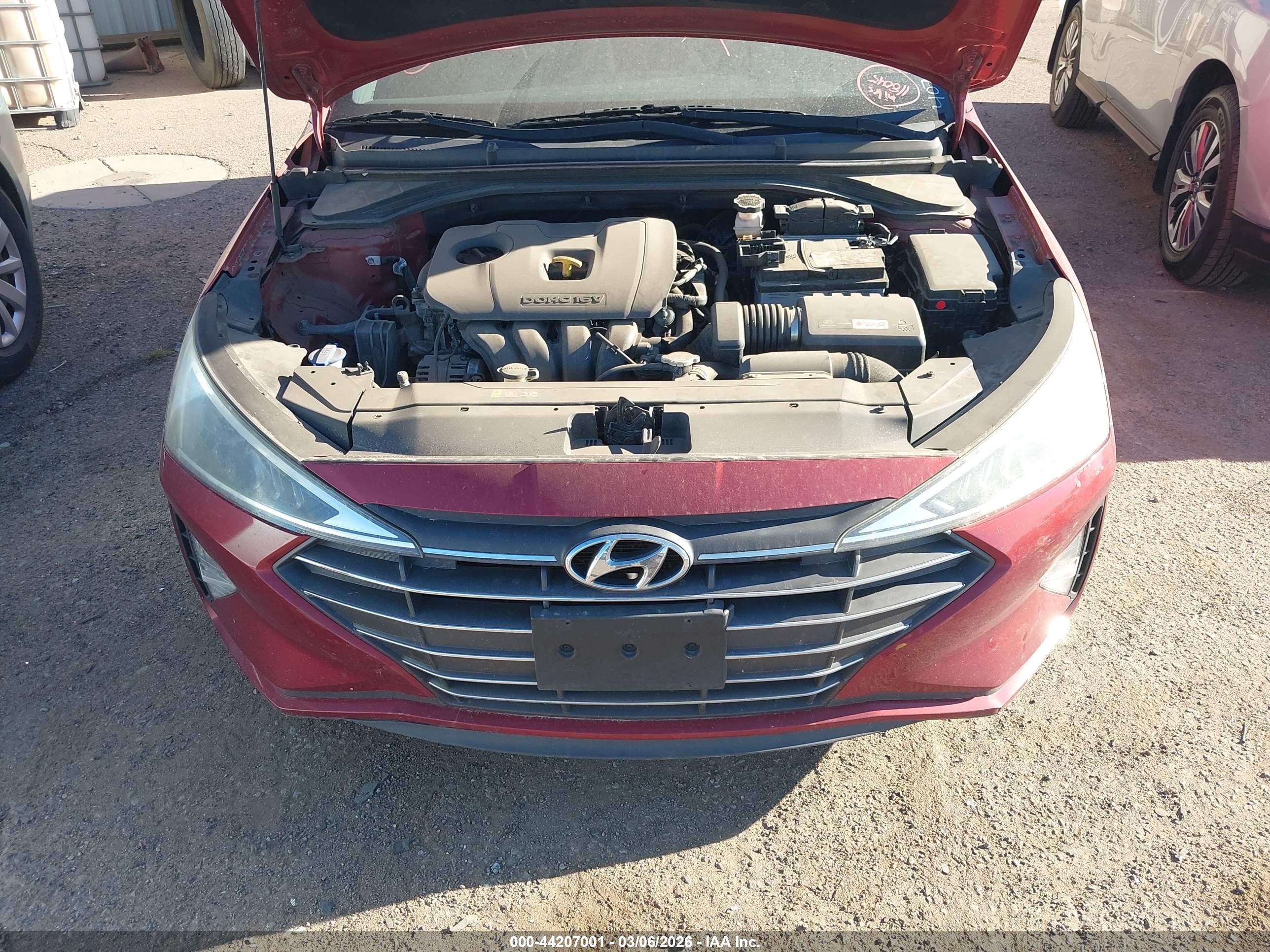 HYUNDAI ELANTRA image 10