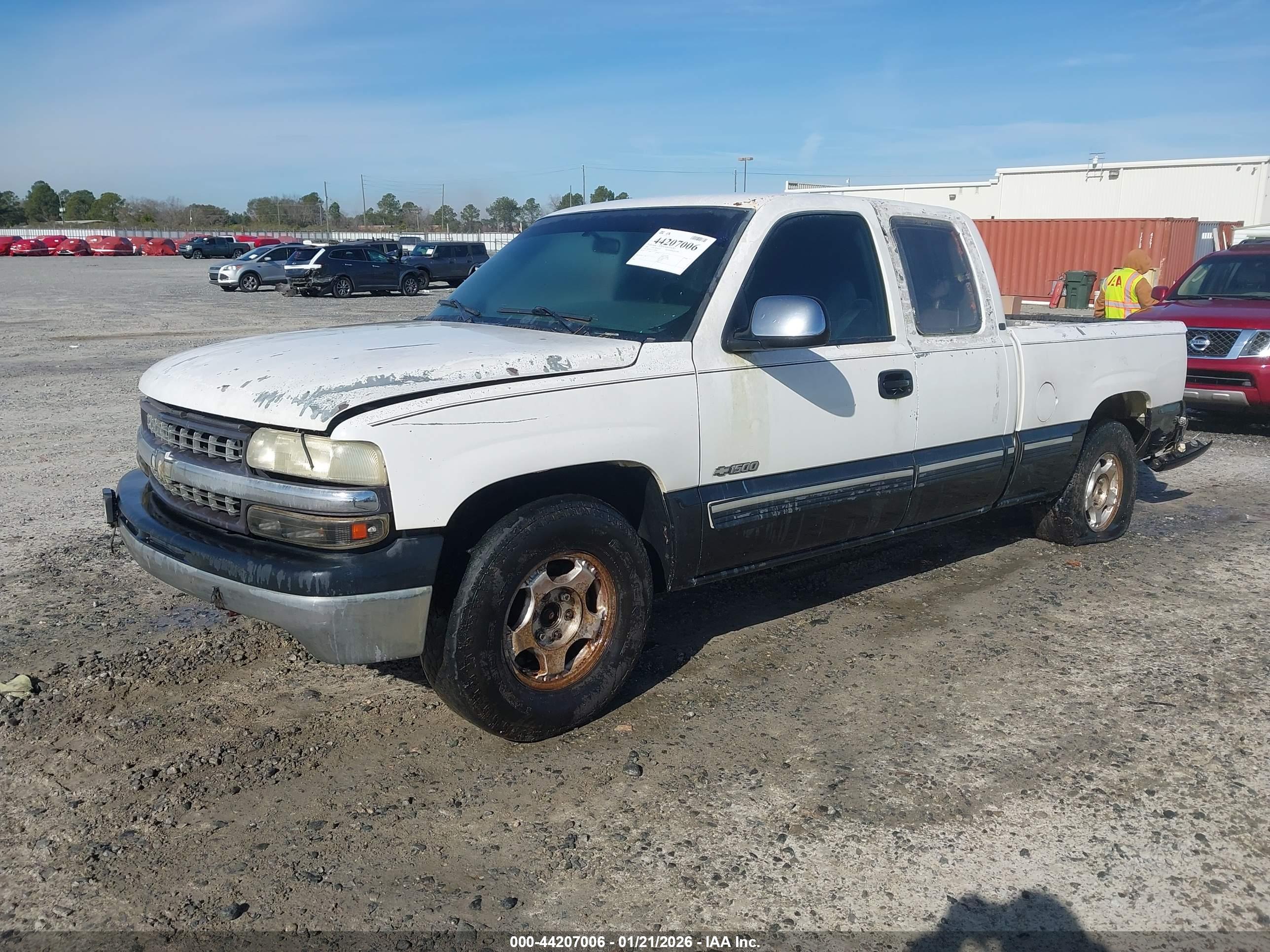 CHEVROLET SILVERADO image 2