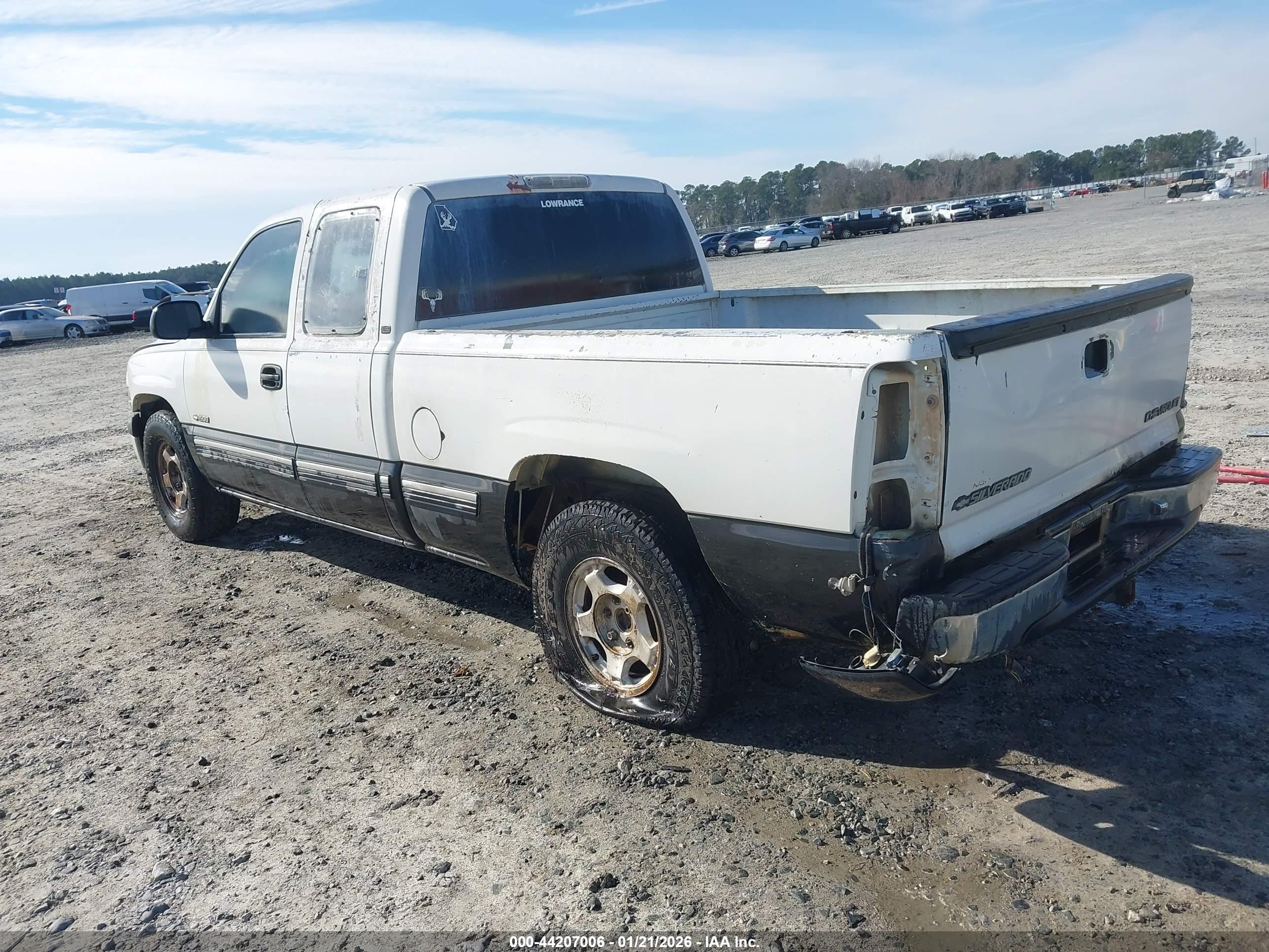 CHEVROLET SILVERADO image 3