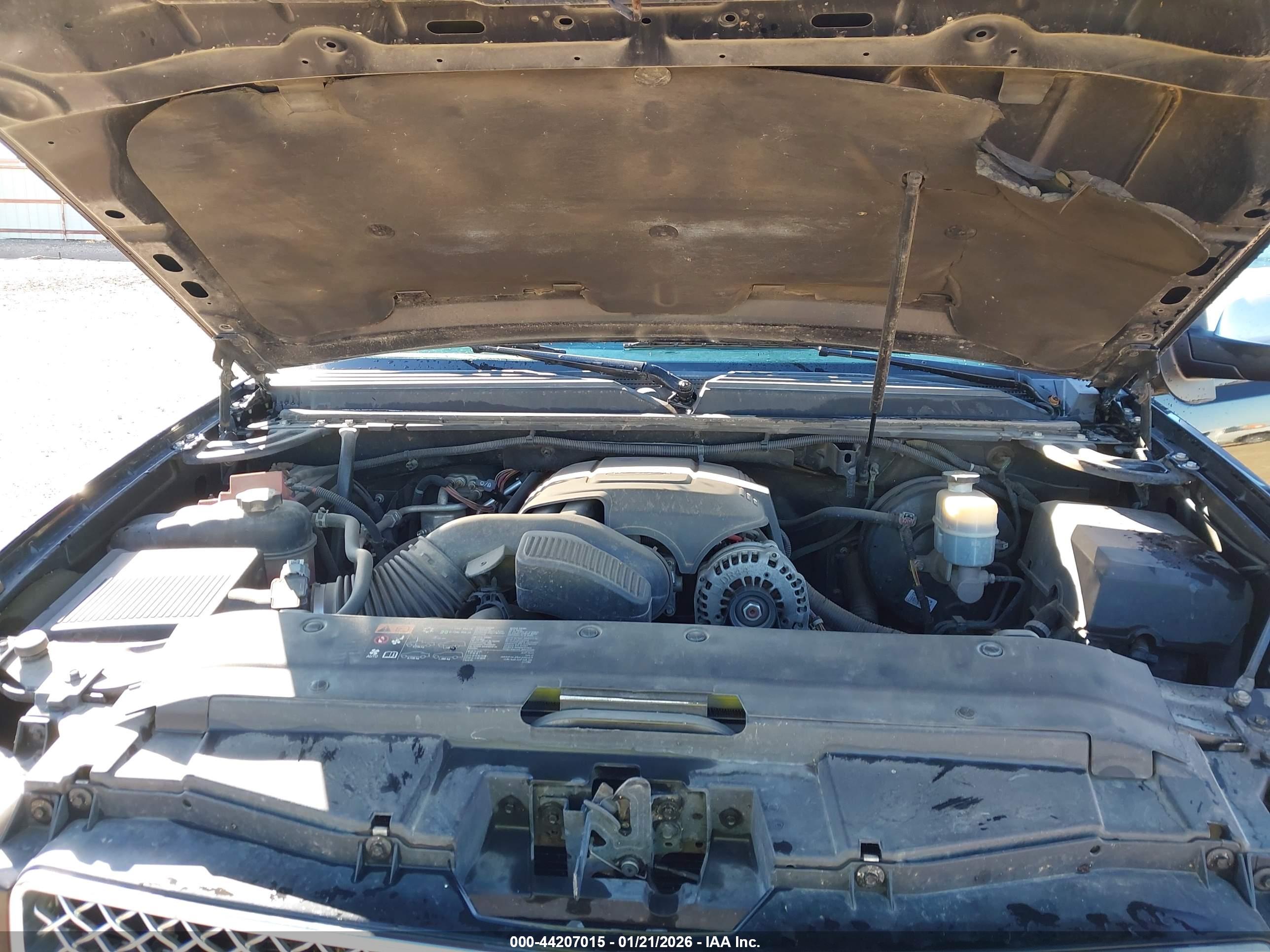 CHEVROLET SUBURBAN image 10