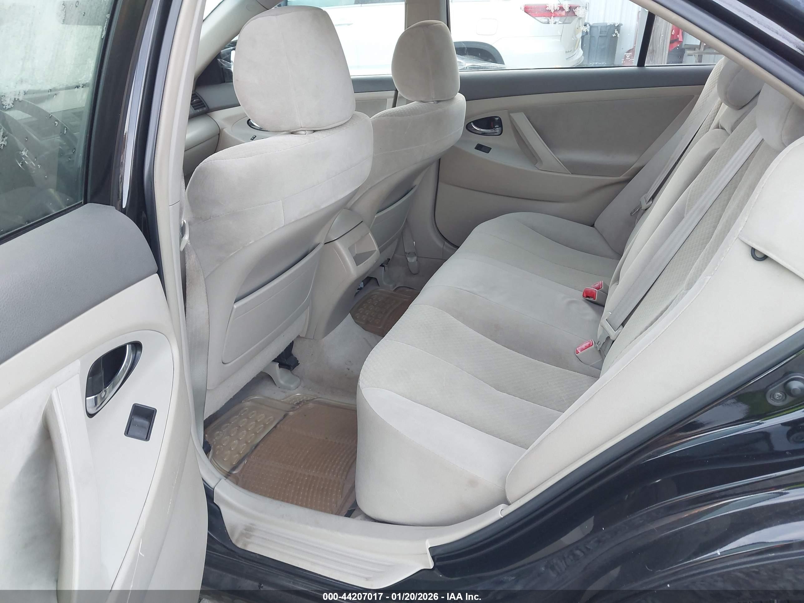 TOYOTA CAMRY image 8