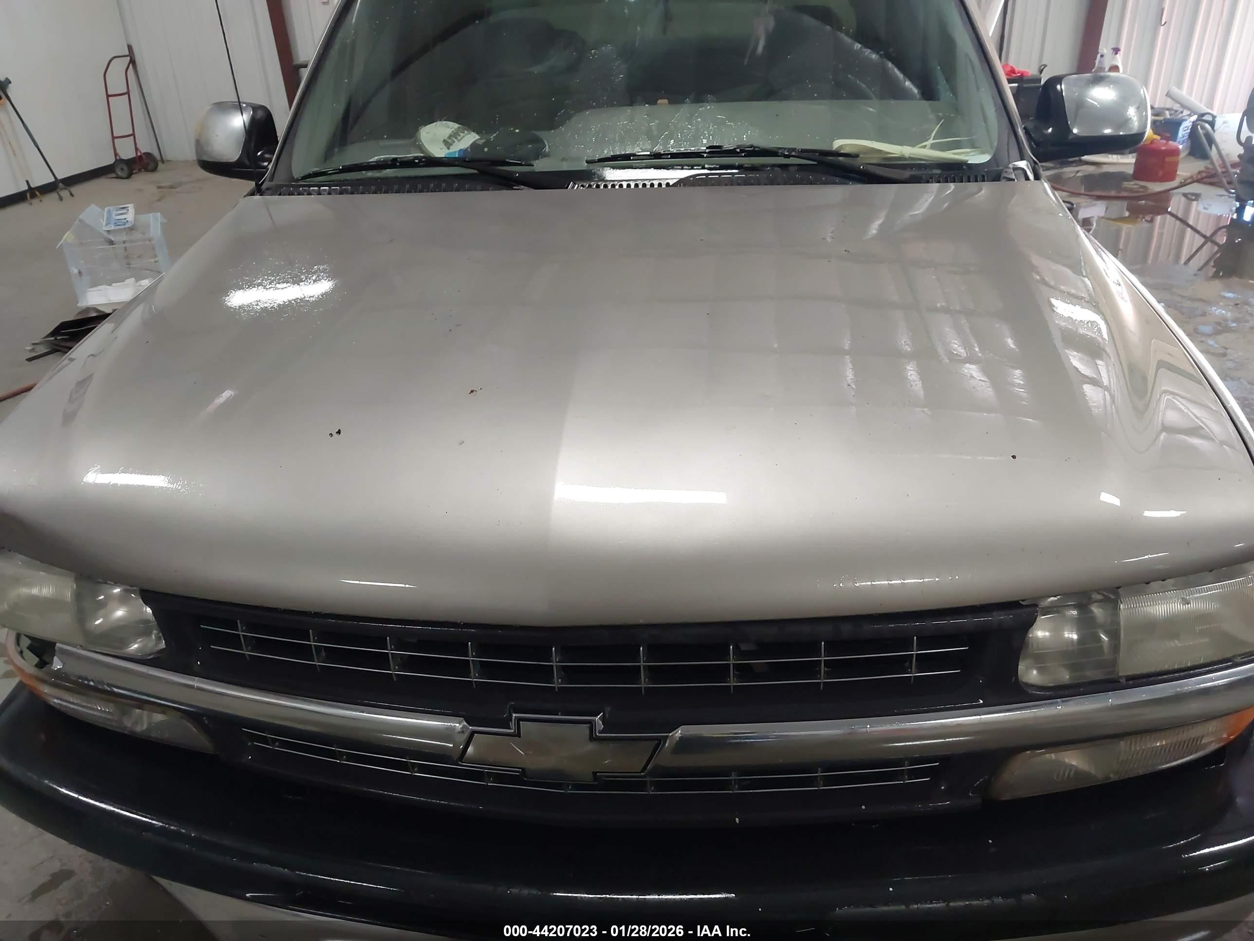 CHEVROLET SILVERADO image 10