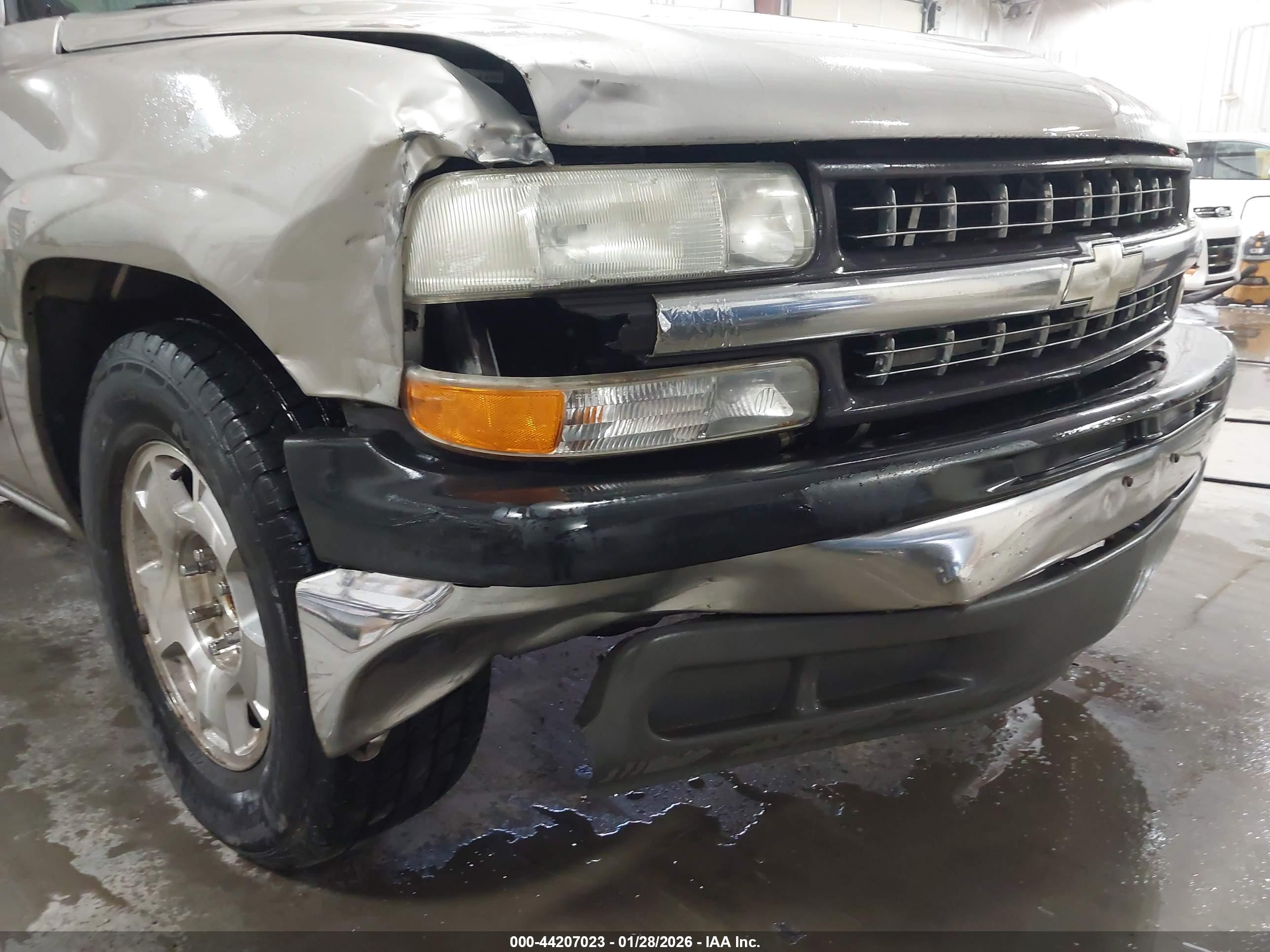 CHEVROLET SILVERADO image 6