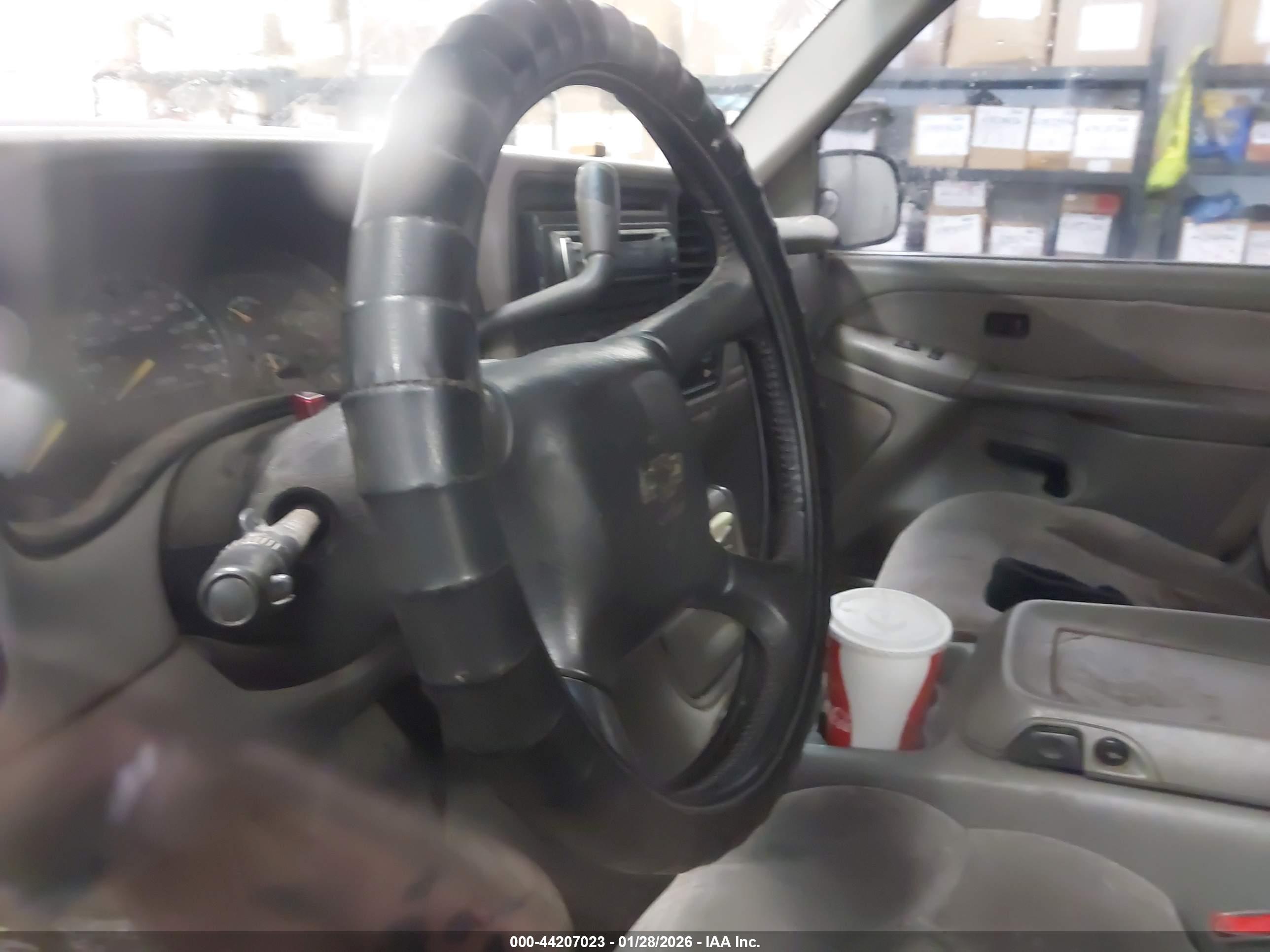 CHEVROLET SILVERADO image 7
