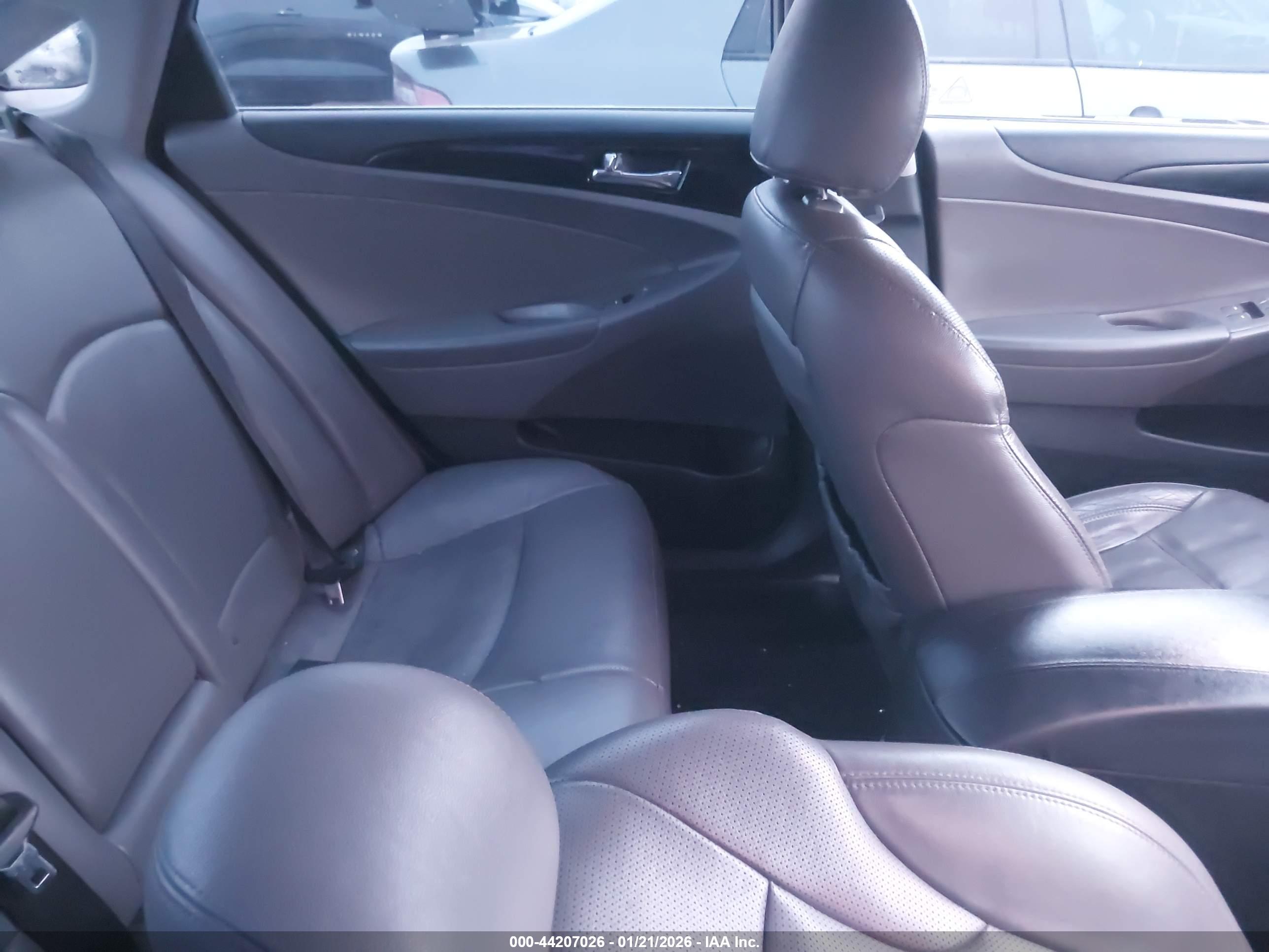 HYUNDAI SONATA image 8