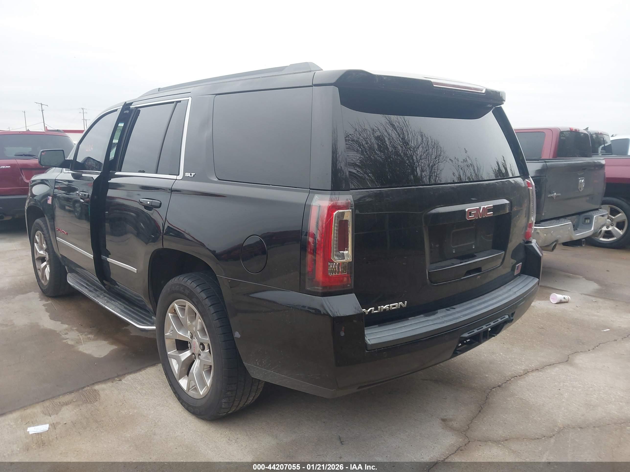 GMC YUKON image 3