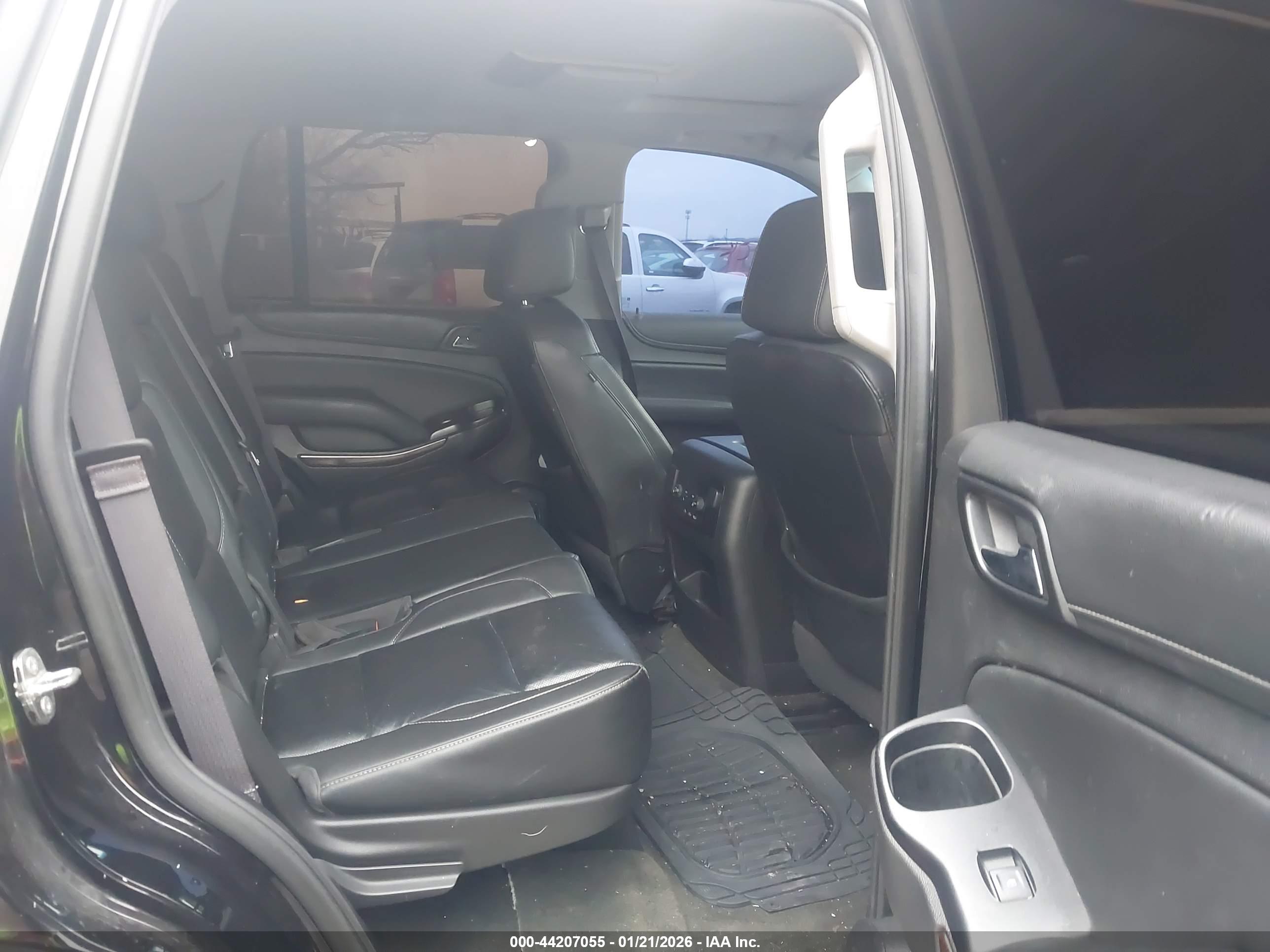 GMC YUKON image 8