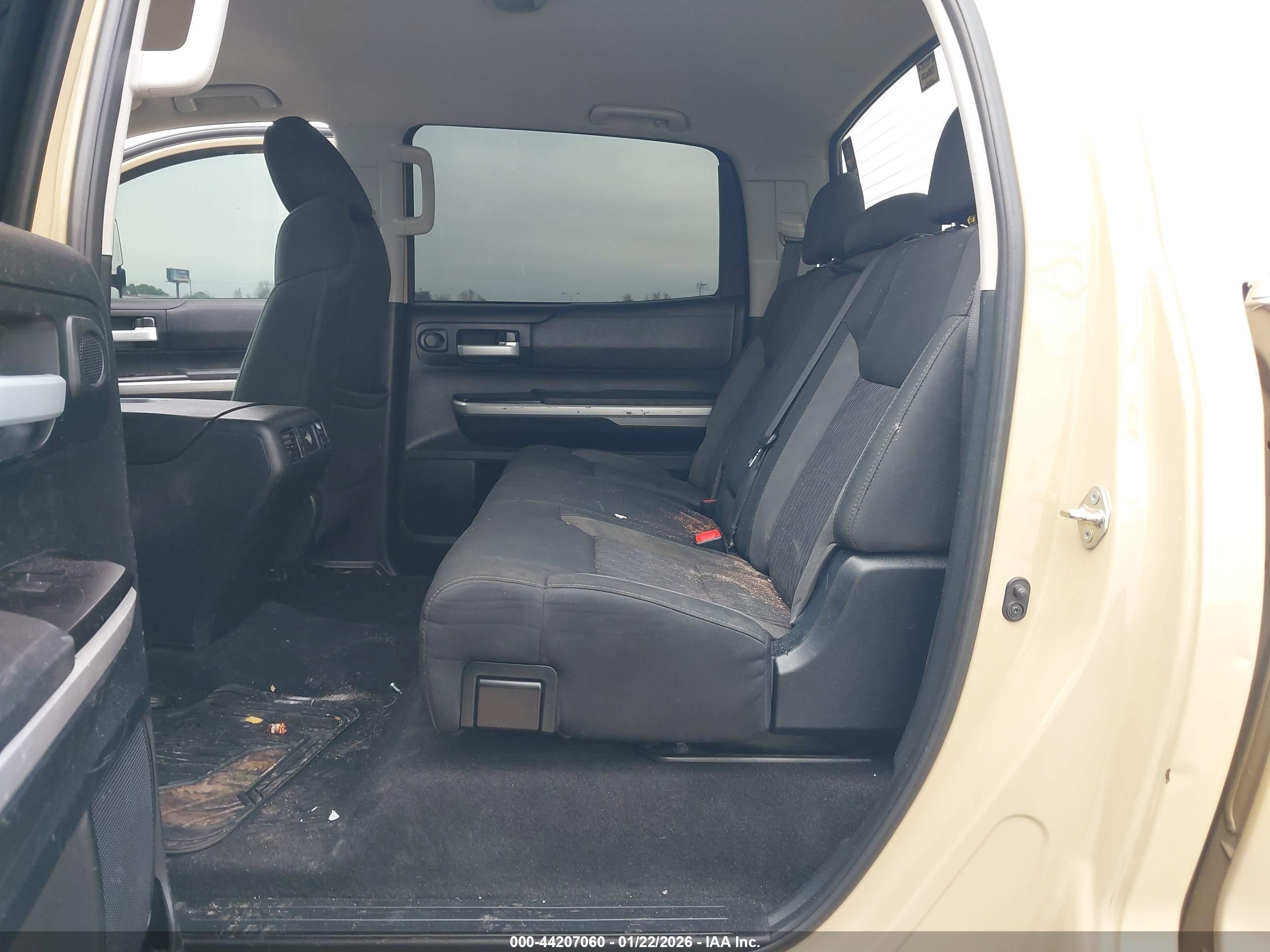 TOYOTA TUNDRA image 8