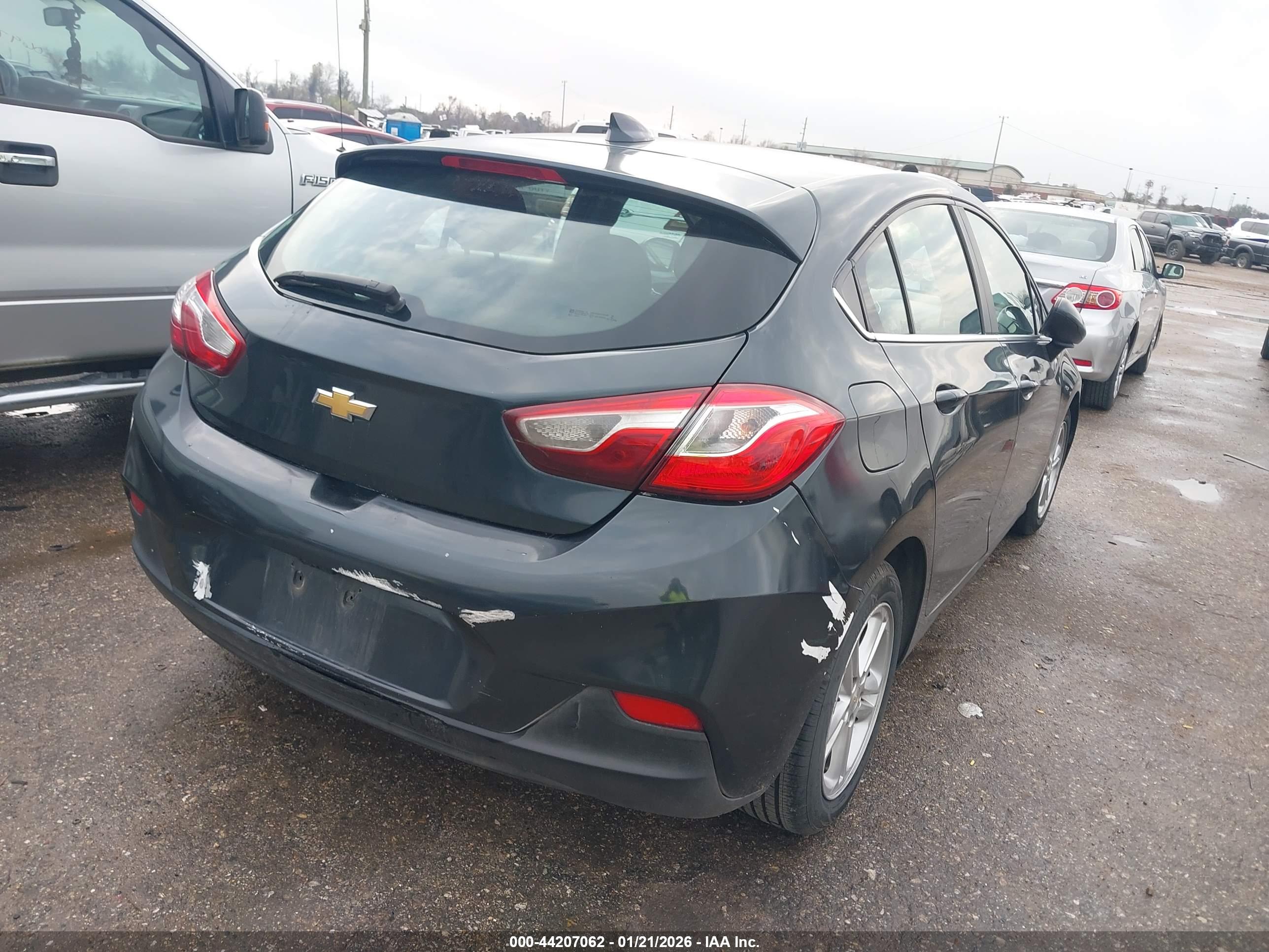 CHEVROLET CRUZE image 4