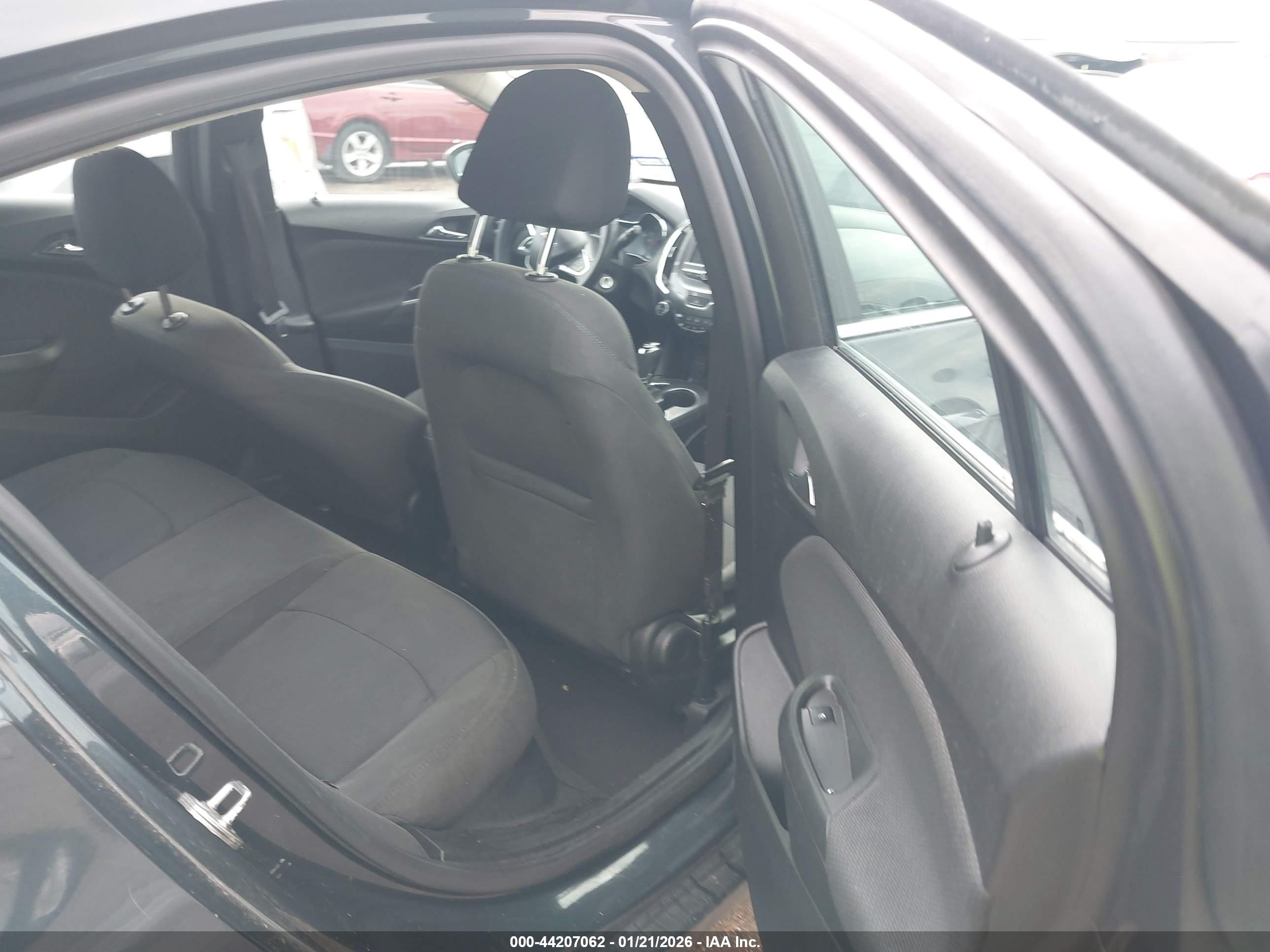 CHEVROLET CRUZE image 8