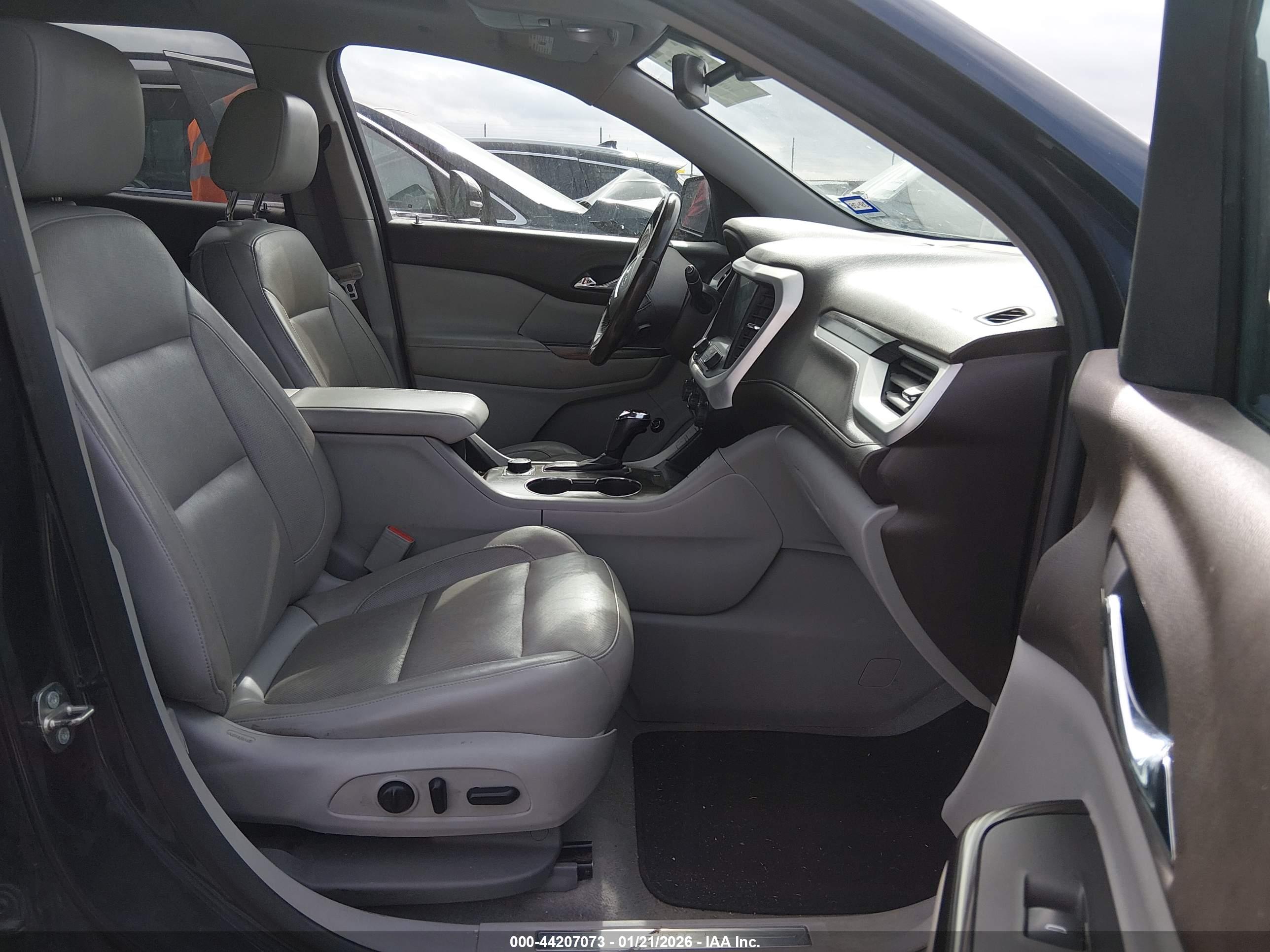 GMC ACADIA image 5