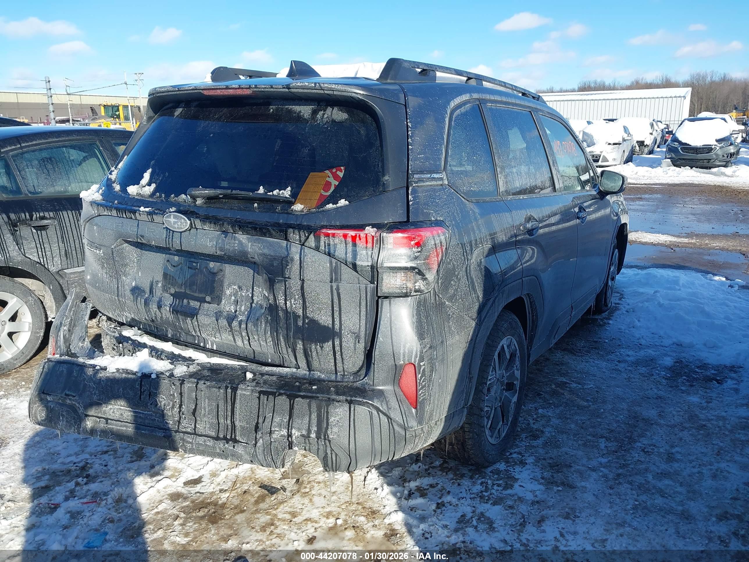 SUBARU FORESTER image 4
