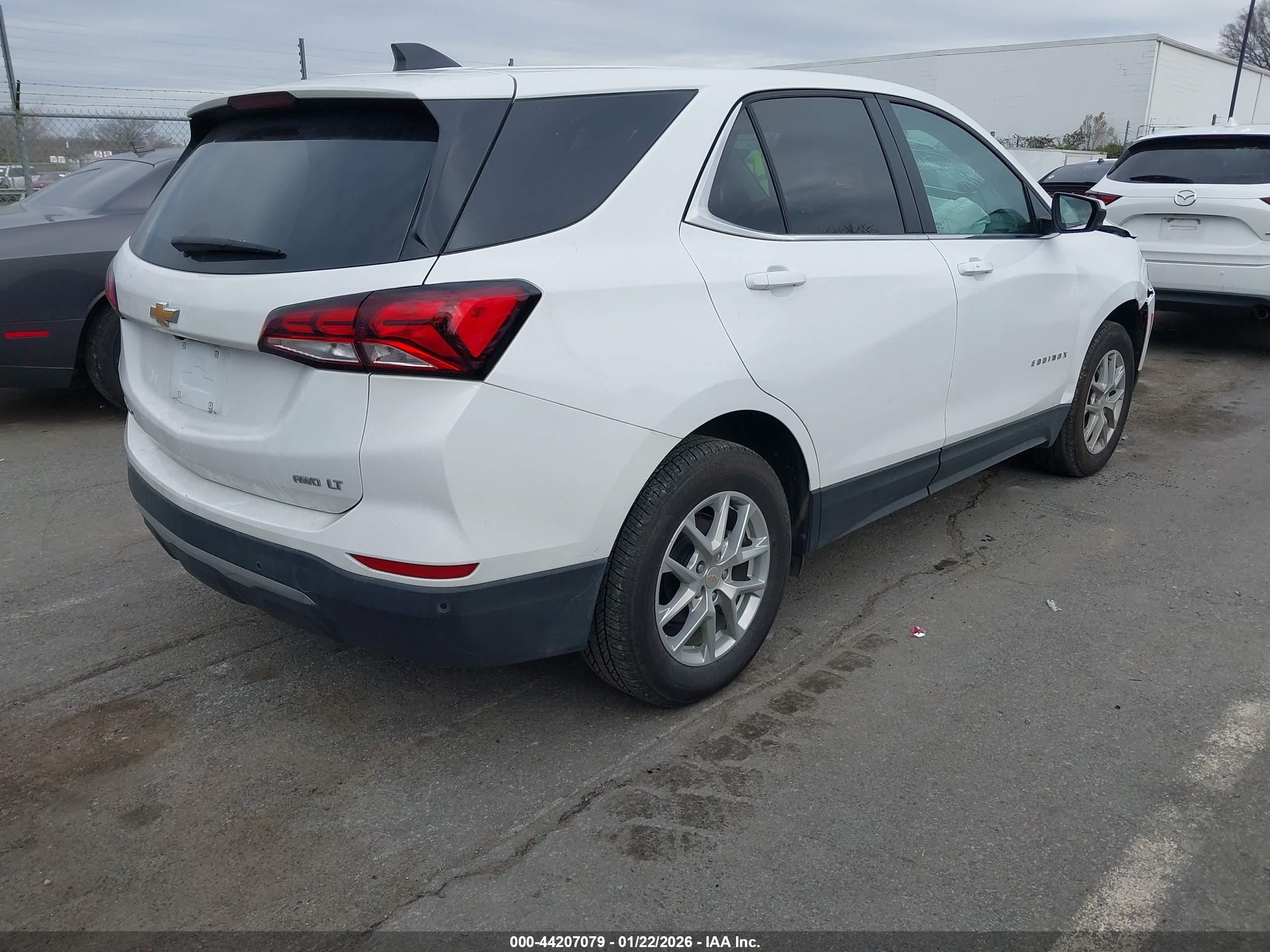 CHEVROLET EQUINOX image 4