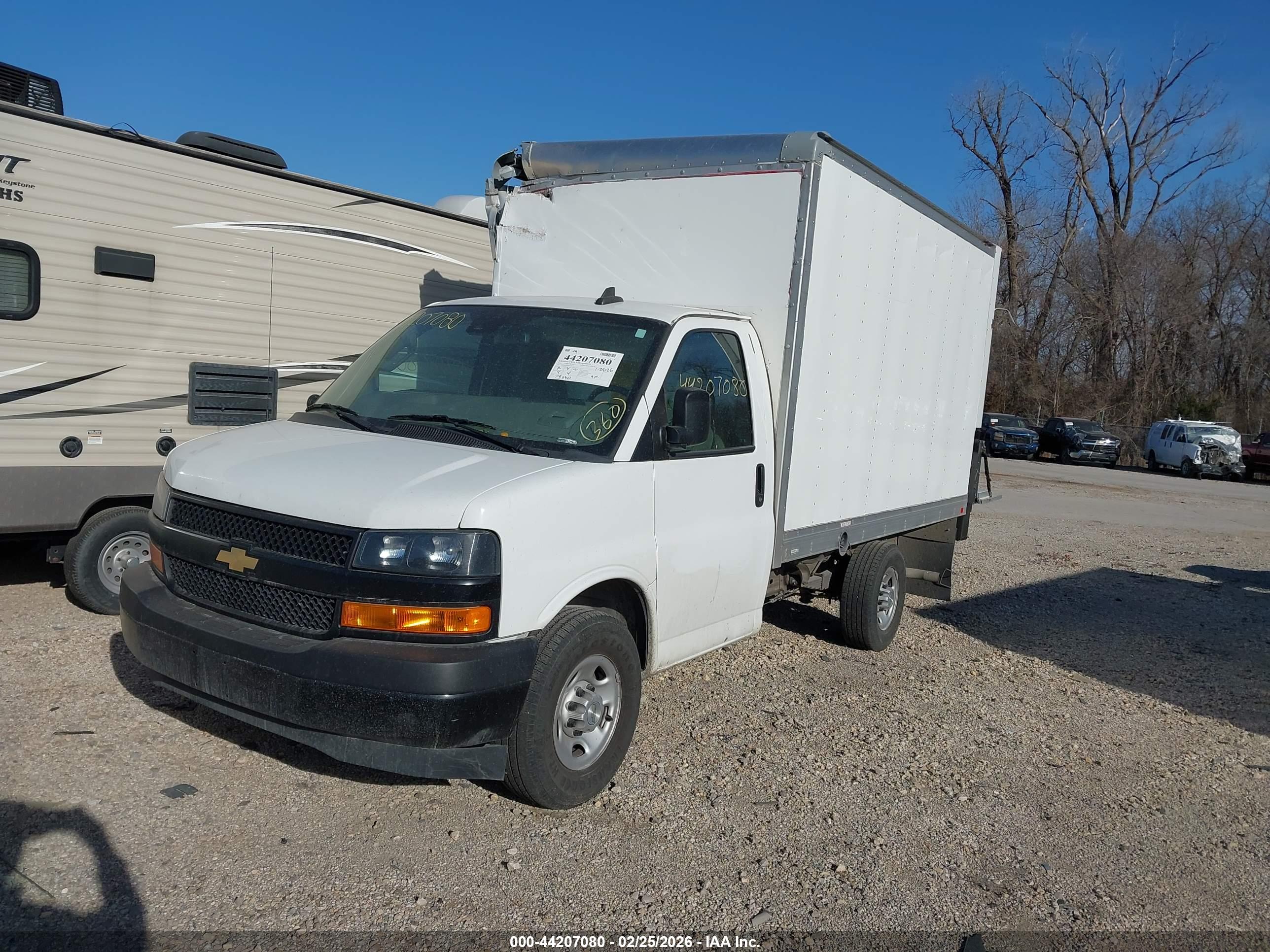 CHEVROLET EXPRESS image 2