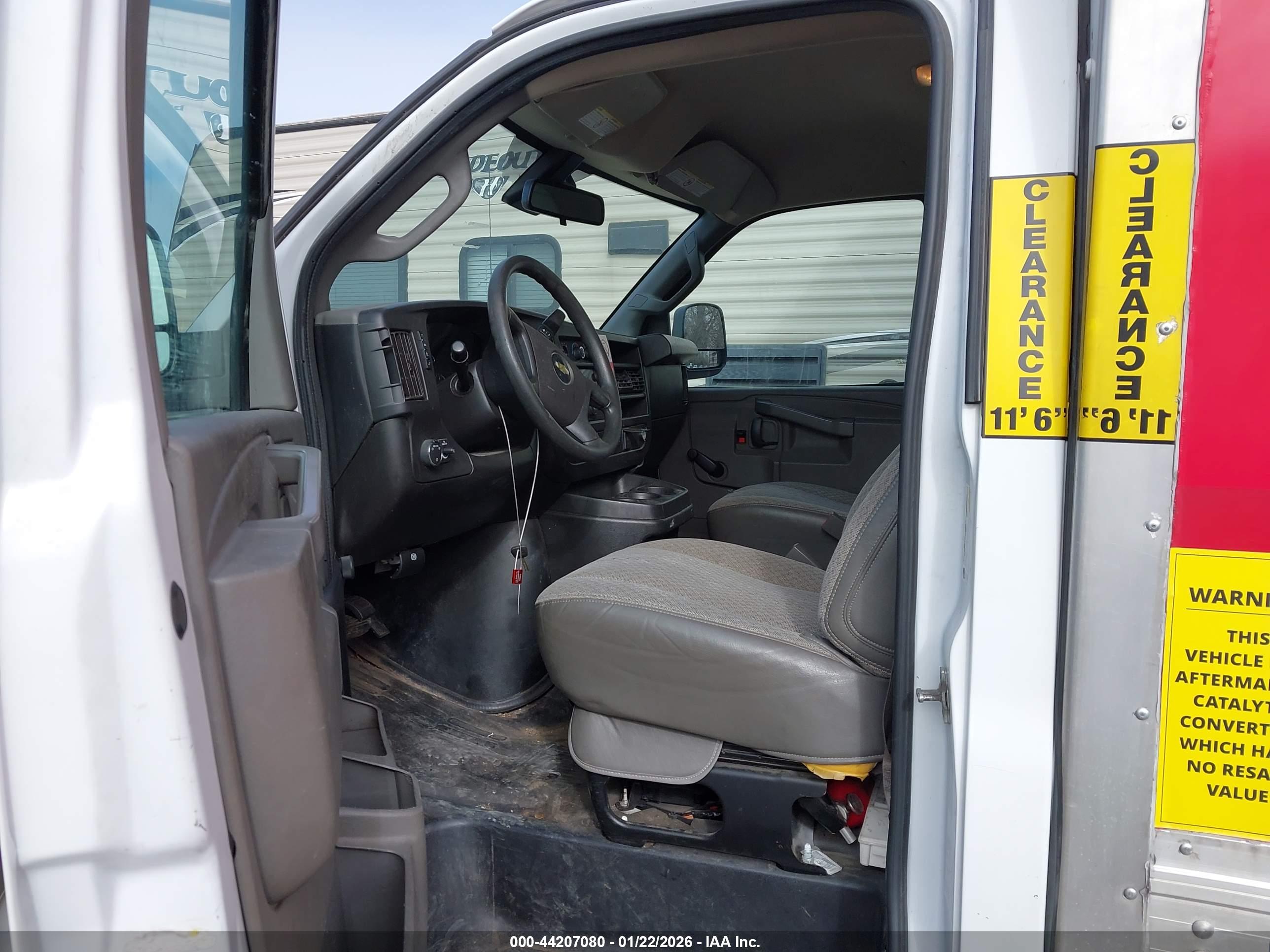 CHEVROLET EXPRESS image 7