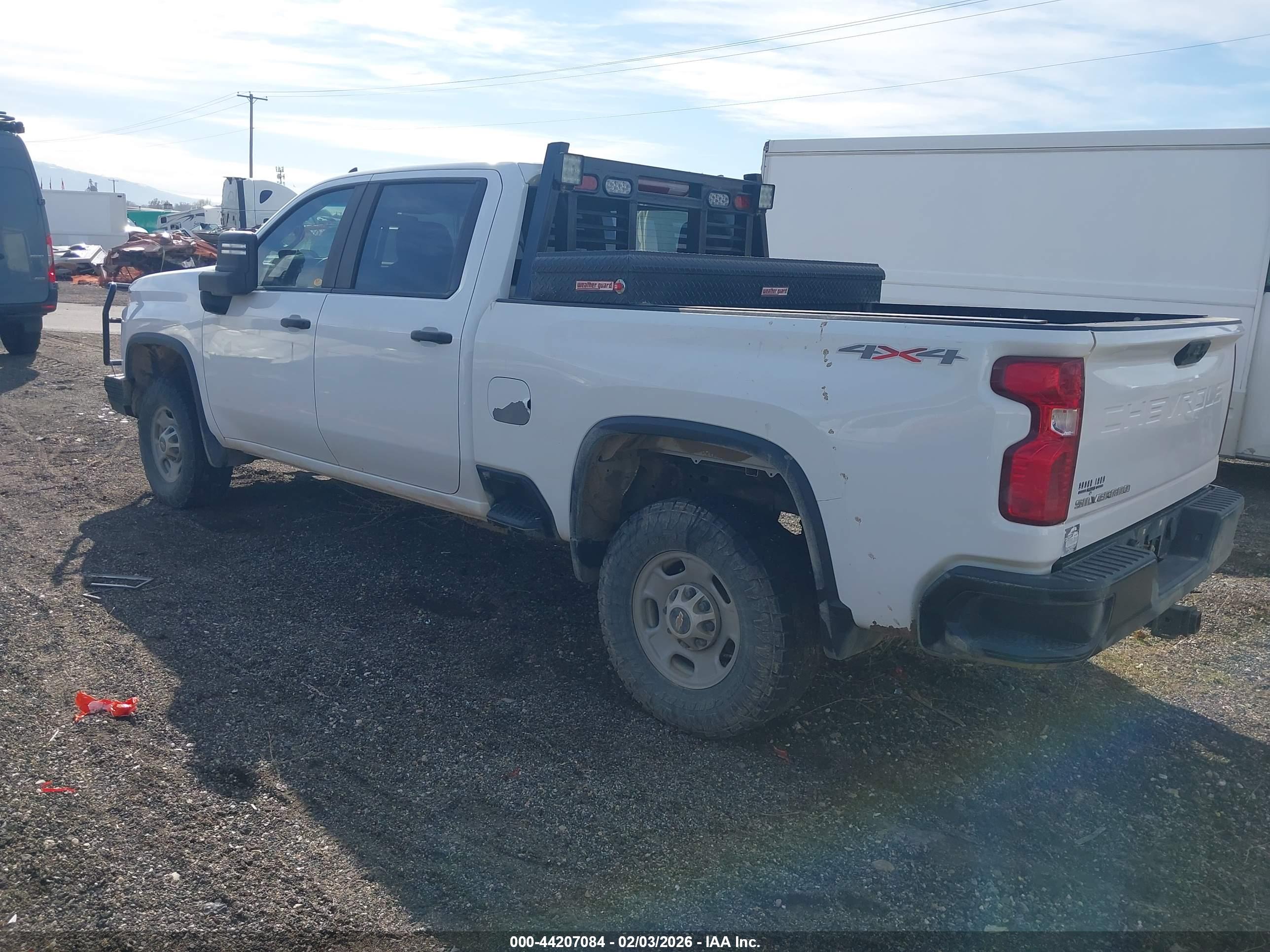 CHEVROLET SILVERADO image 3