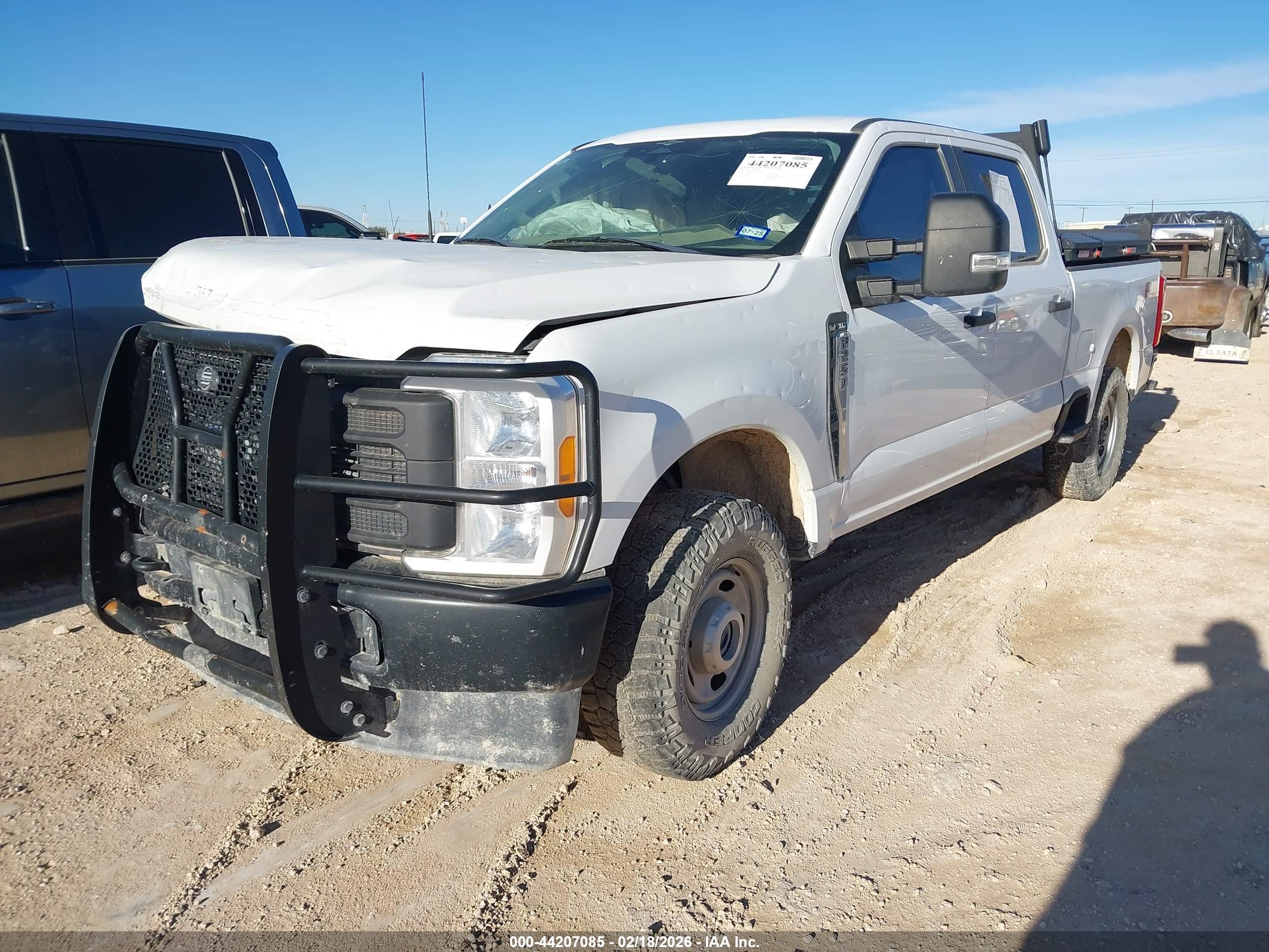 FORD F-250 image 2