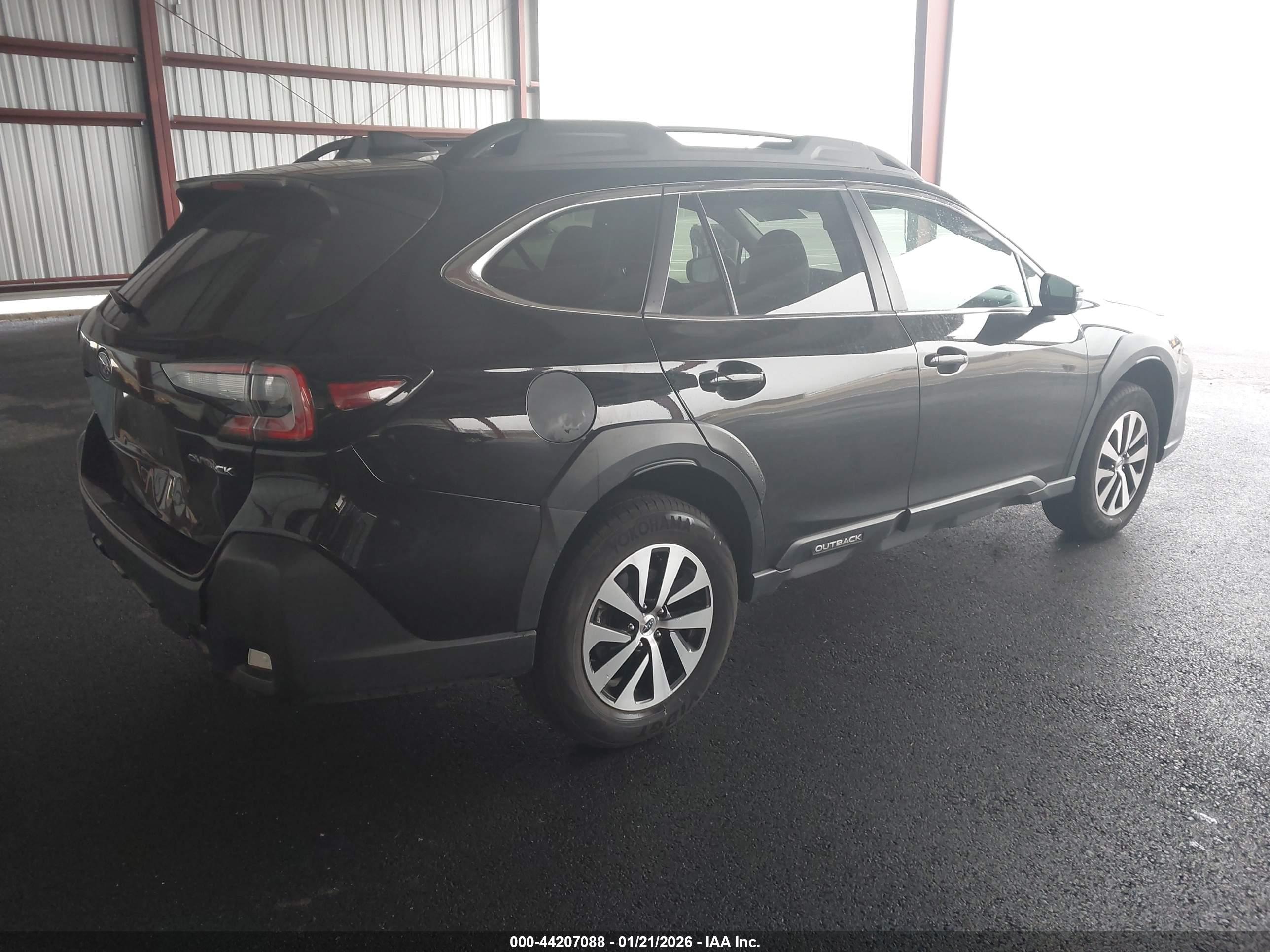 SUBARU OUTBACK image 4