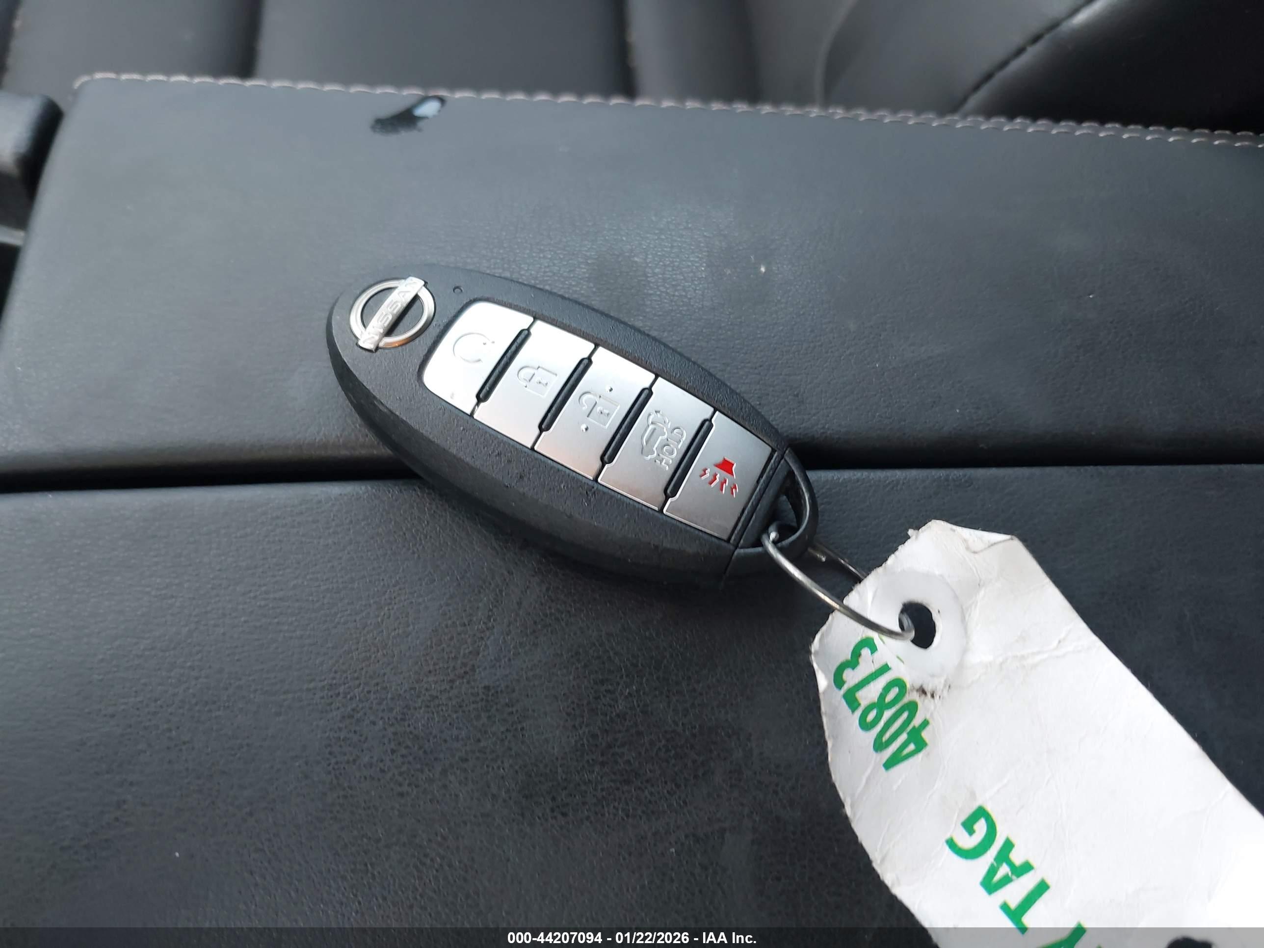 NISSAN ROGUE image 11