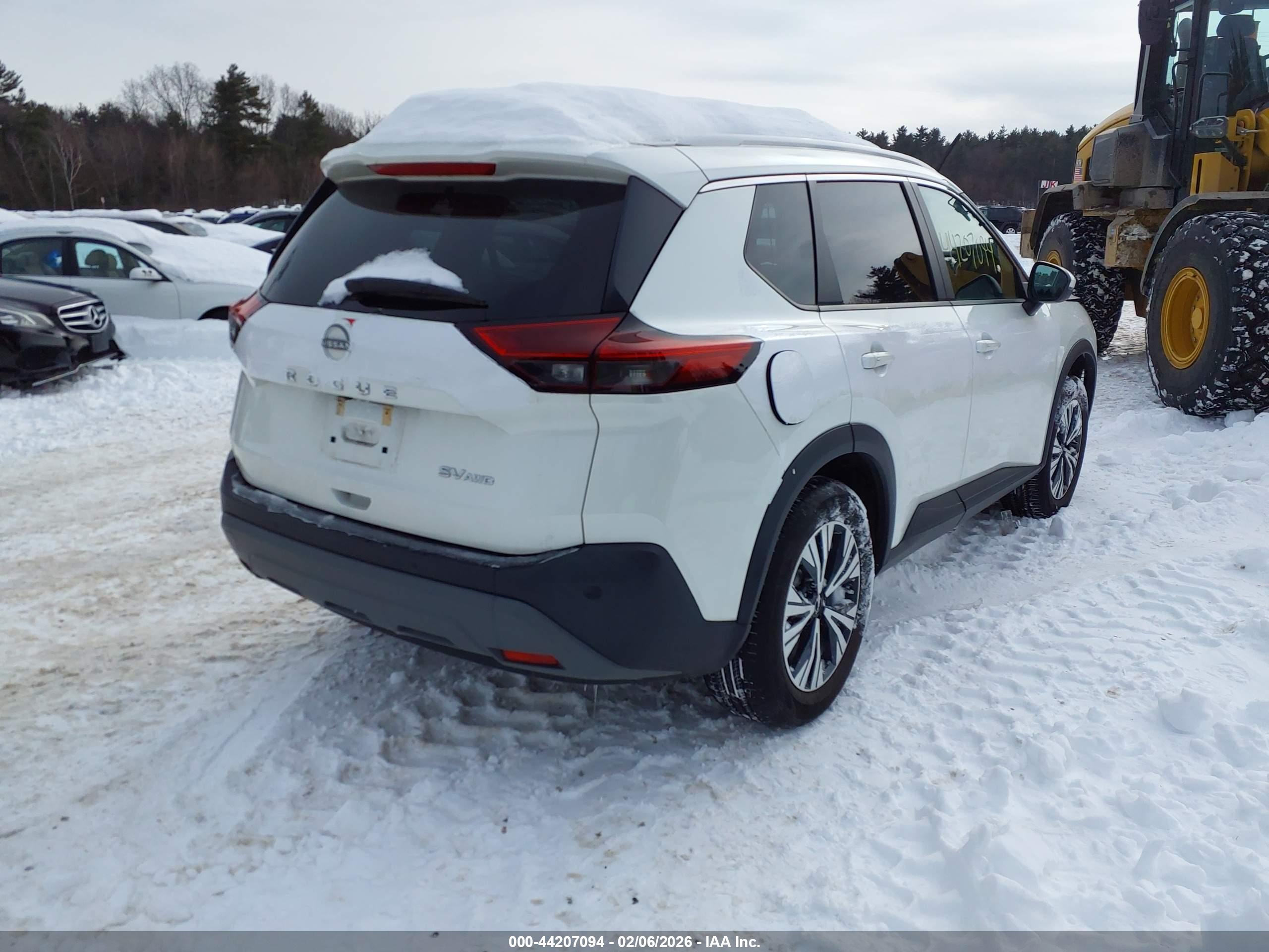 NISSAN ROGUE image 4