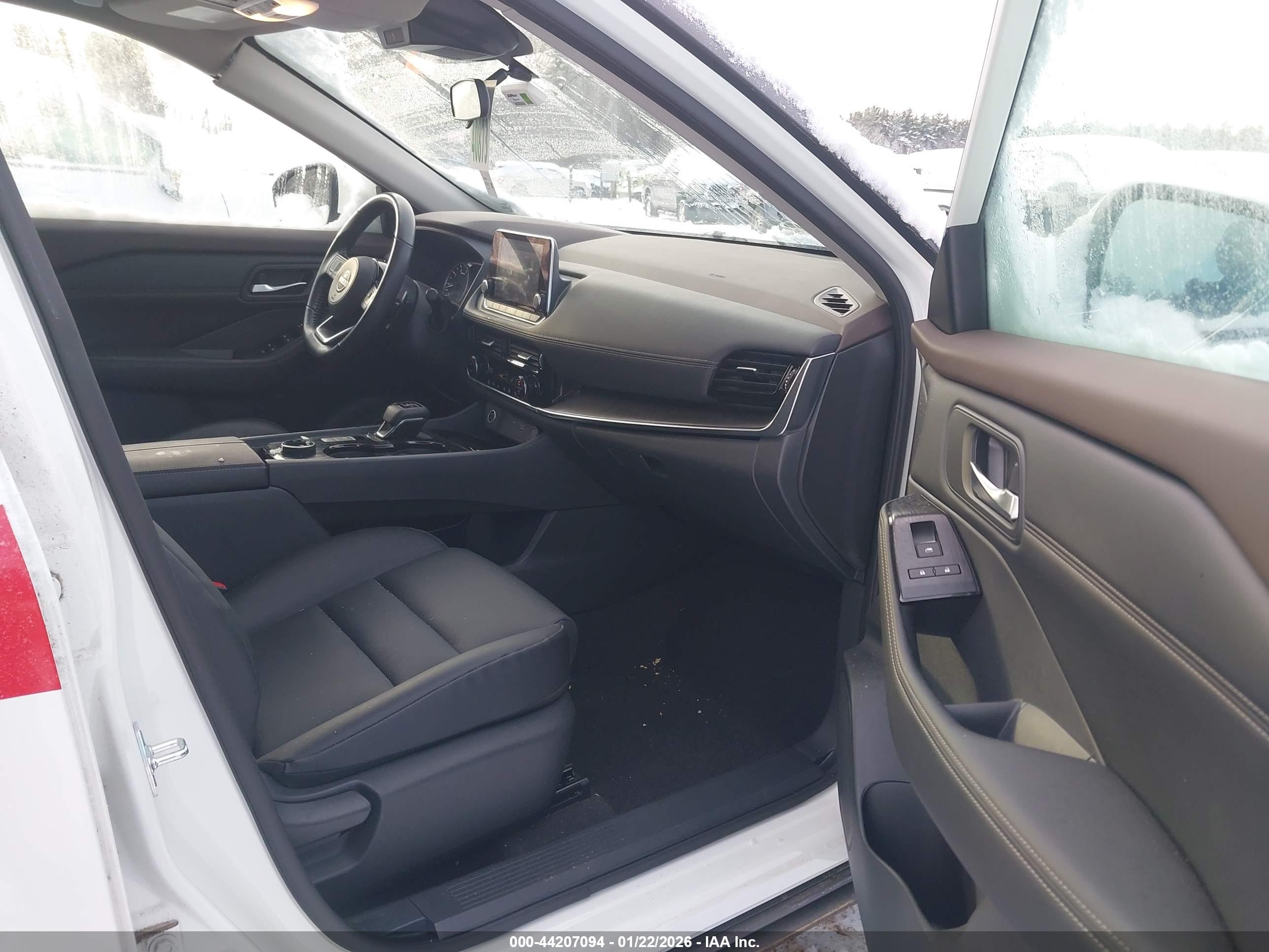 NISSAN ROGUE image 5