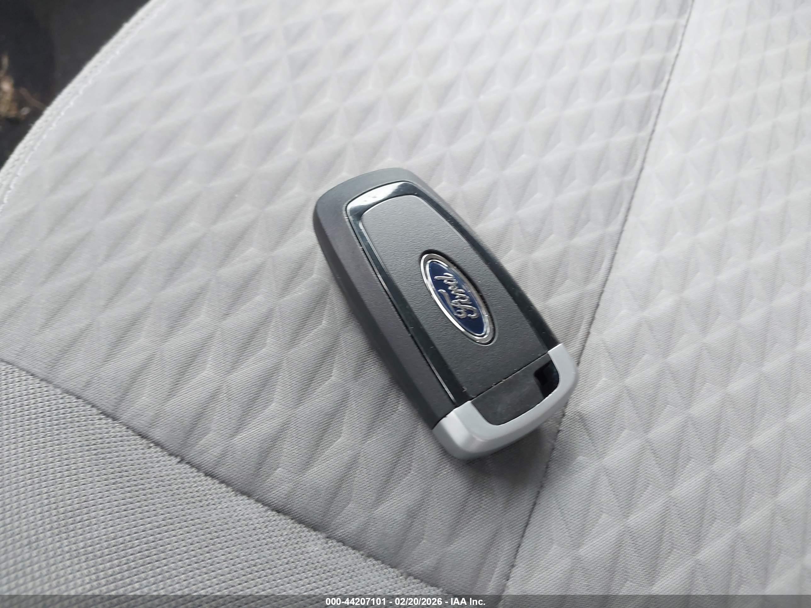 FORD ESCAPE image 11