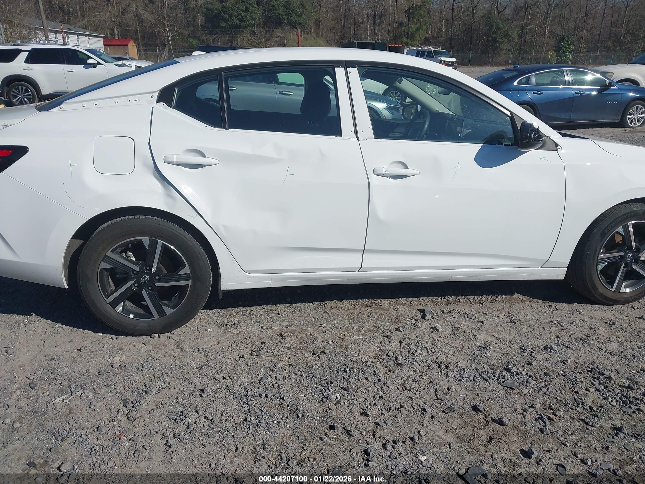 NISSAN SENTRA image 6