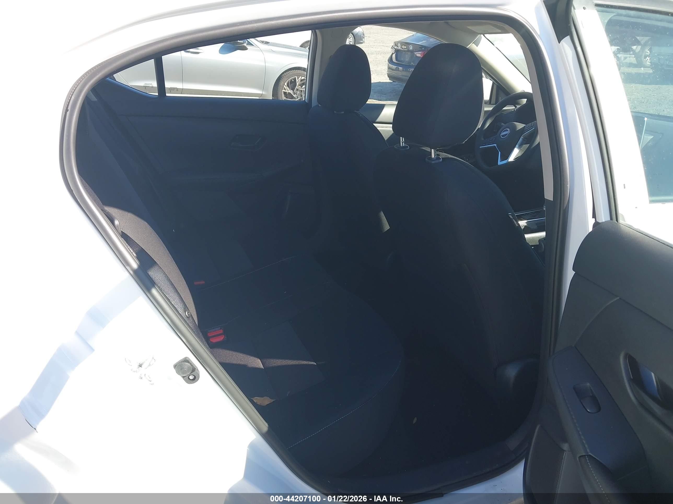 NISSAN SENTRA image 8
