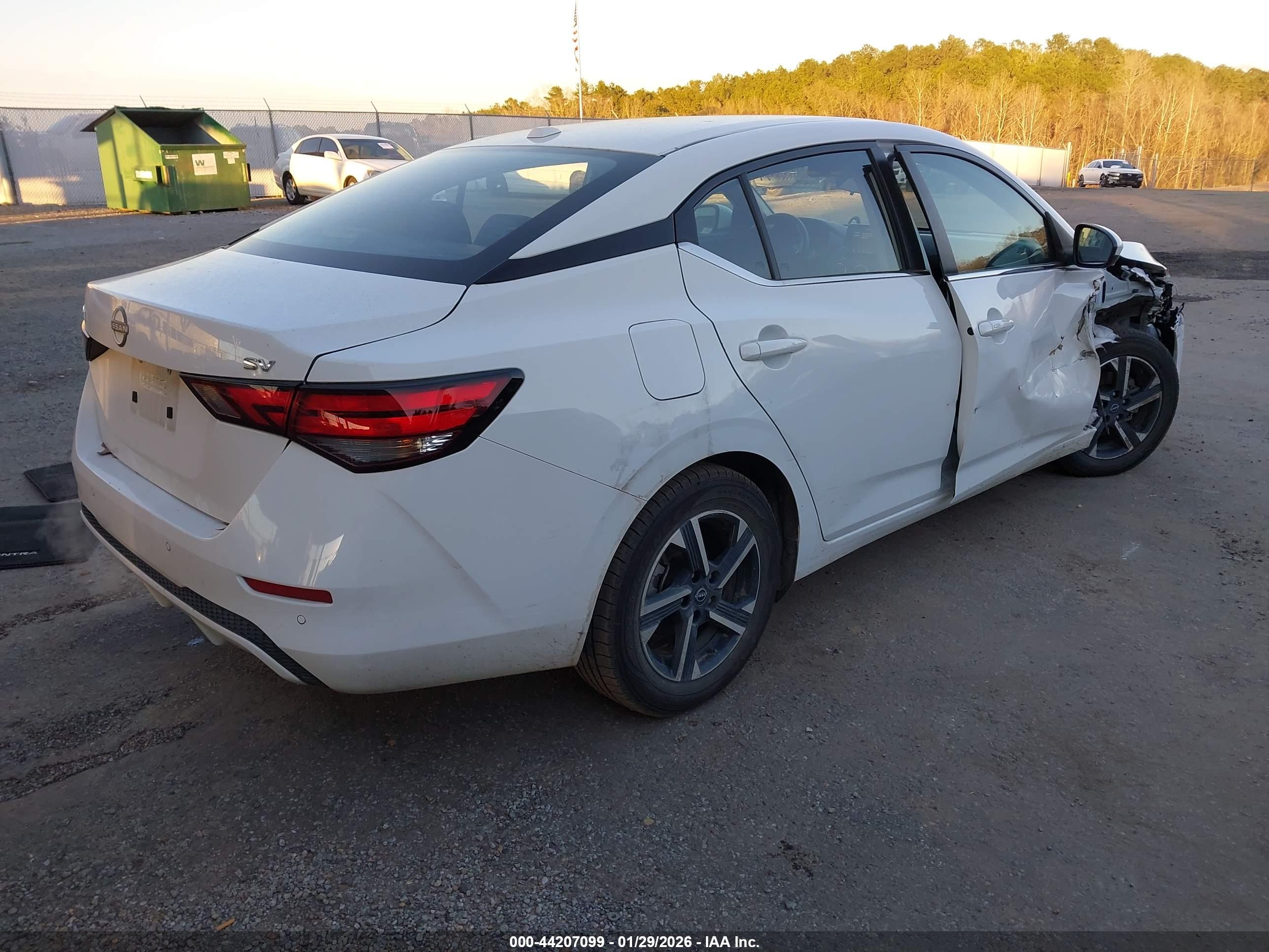 NISSAN SENTRA image 4