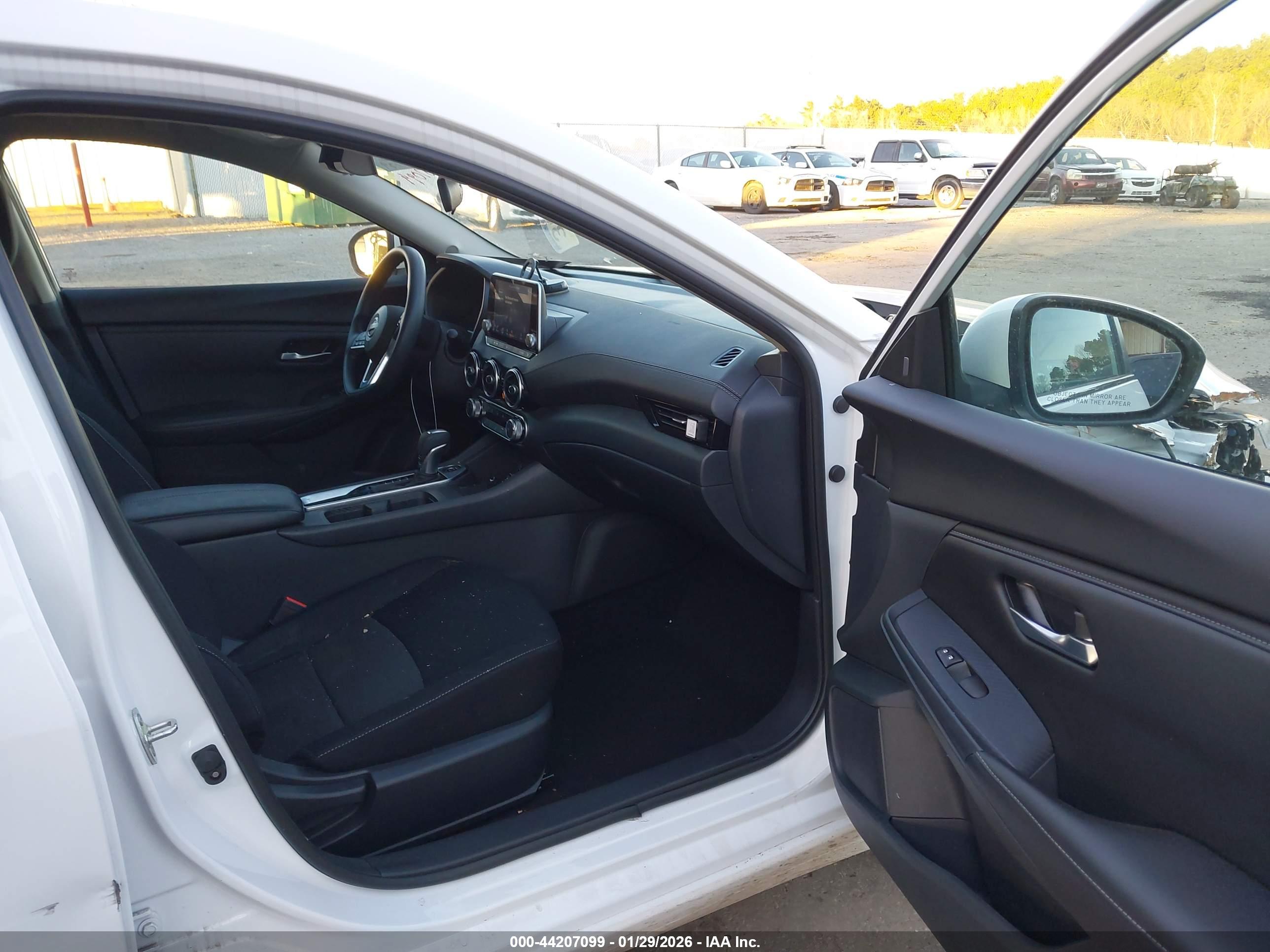 NISSAN SENTRA image 5