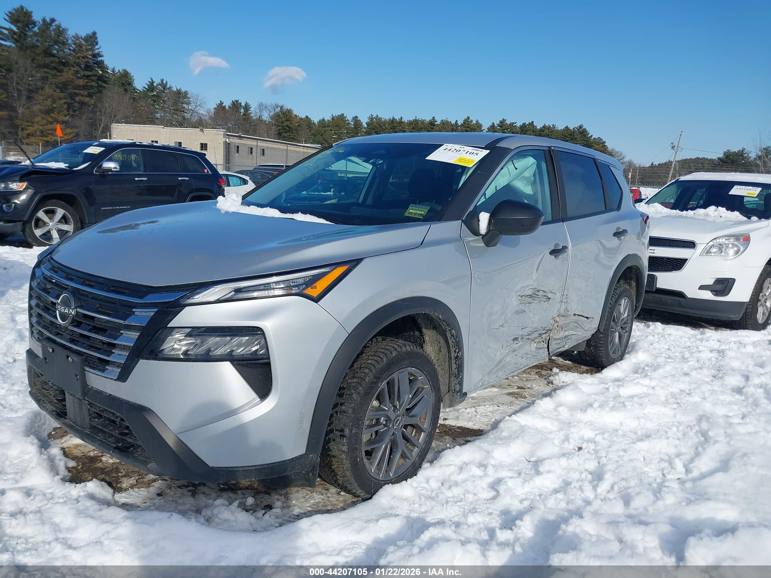 NISSAN ROGUE image 2