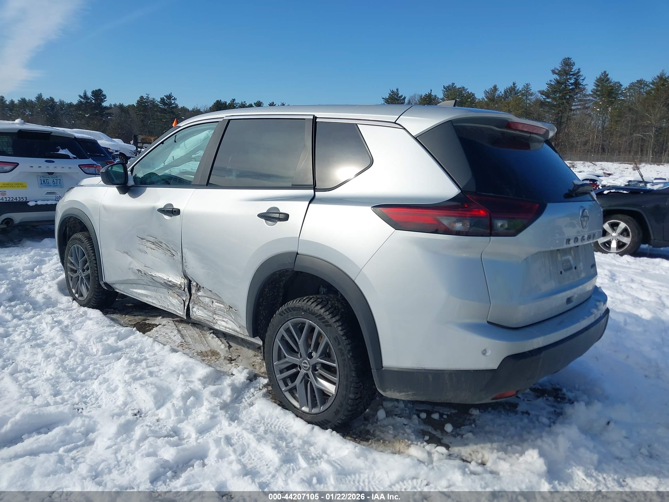 NISSAN ROGUE image 3