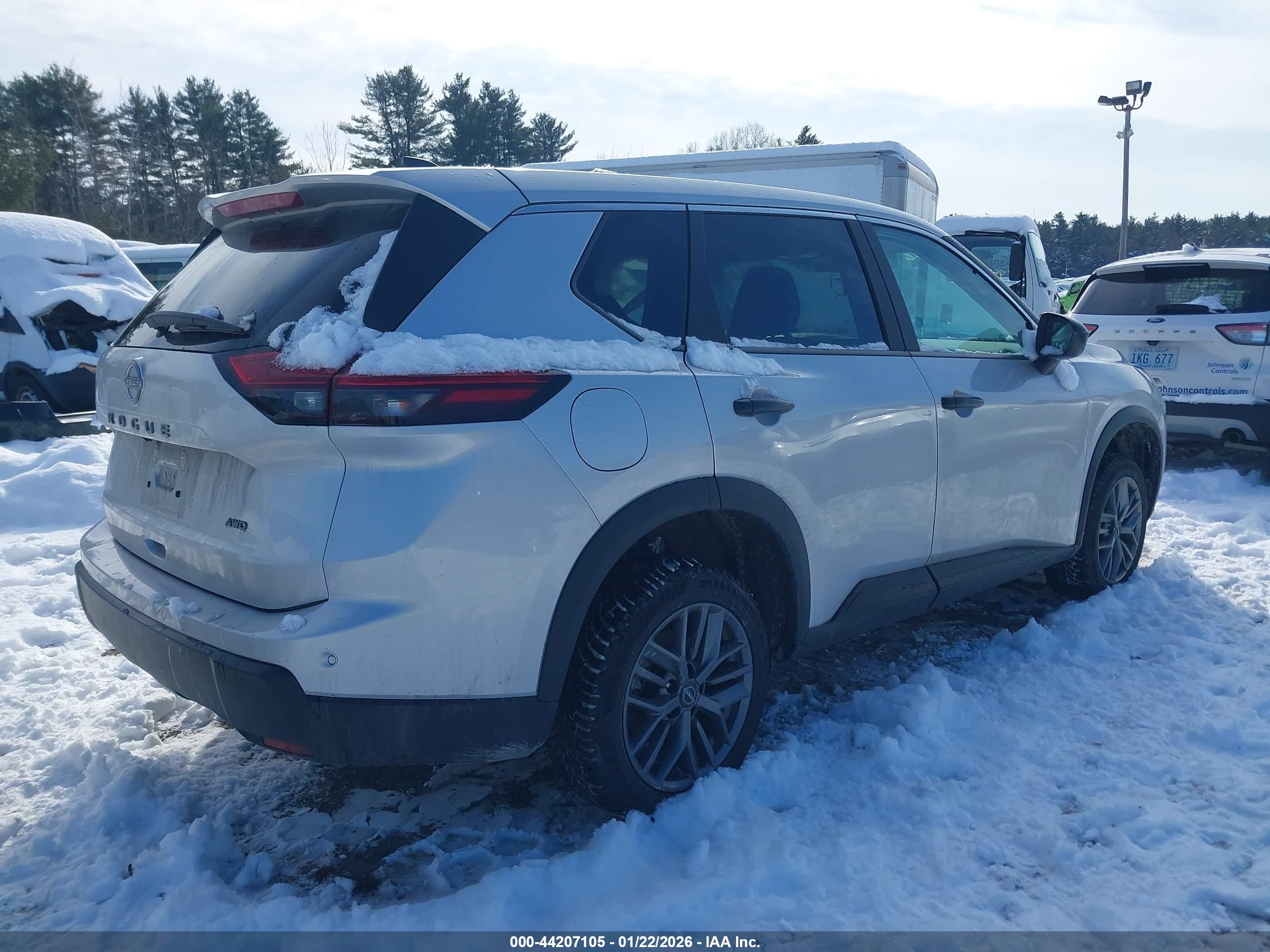NISSAN ROGUE image 4