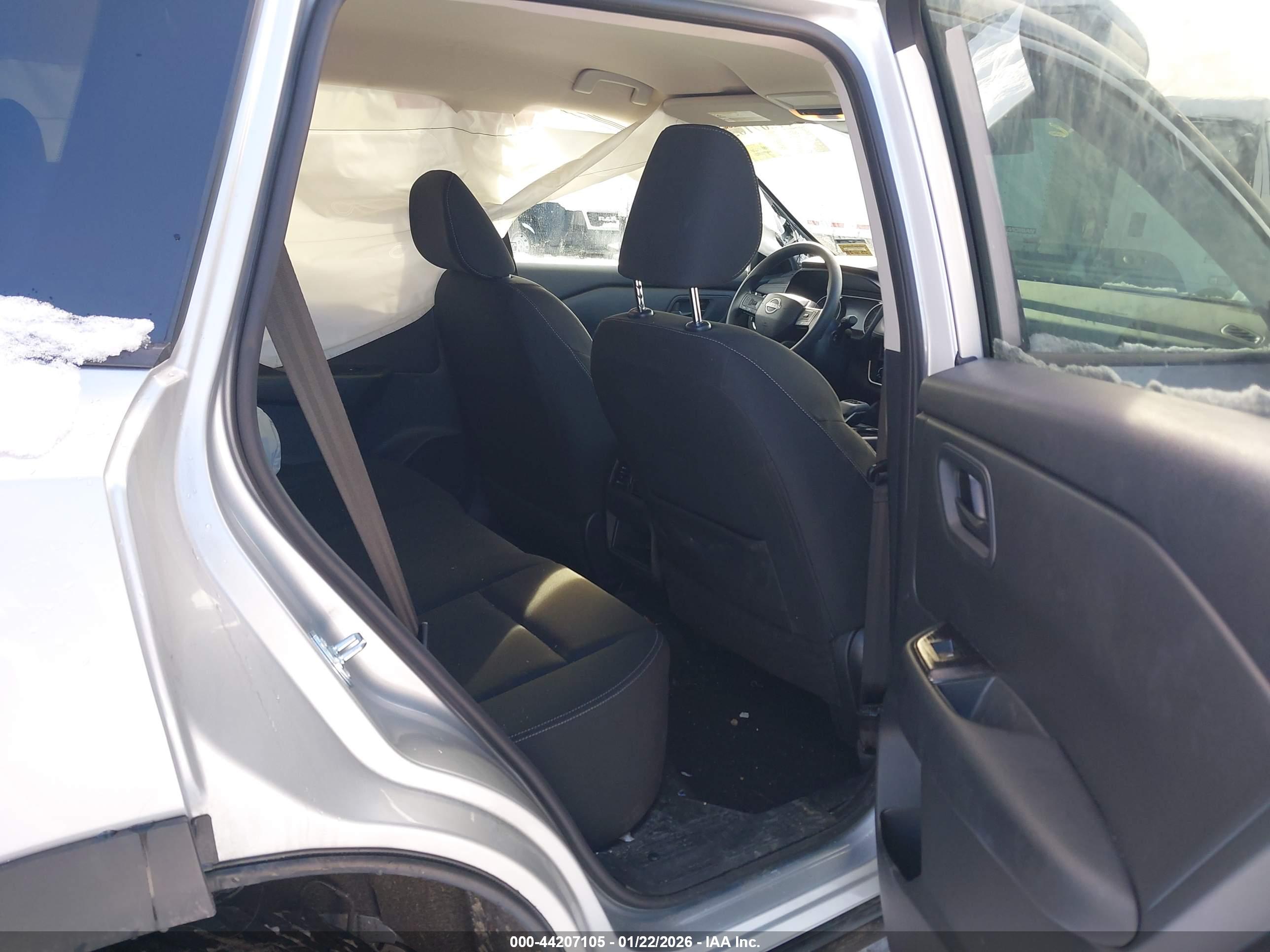 NISSAN ROGUE image 8