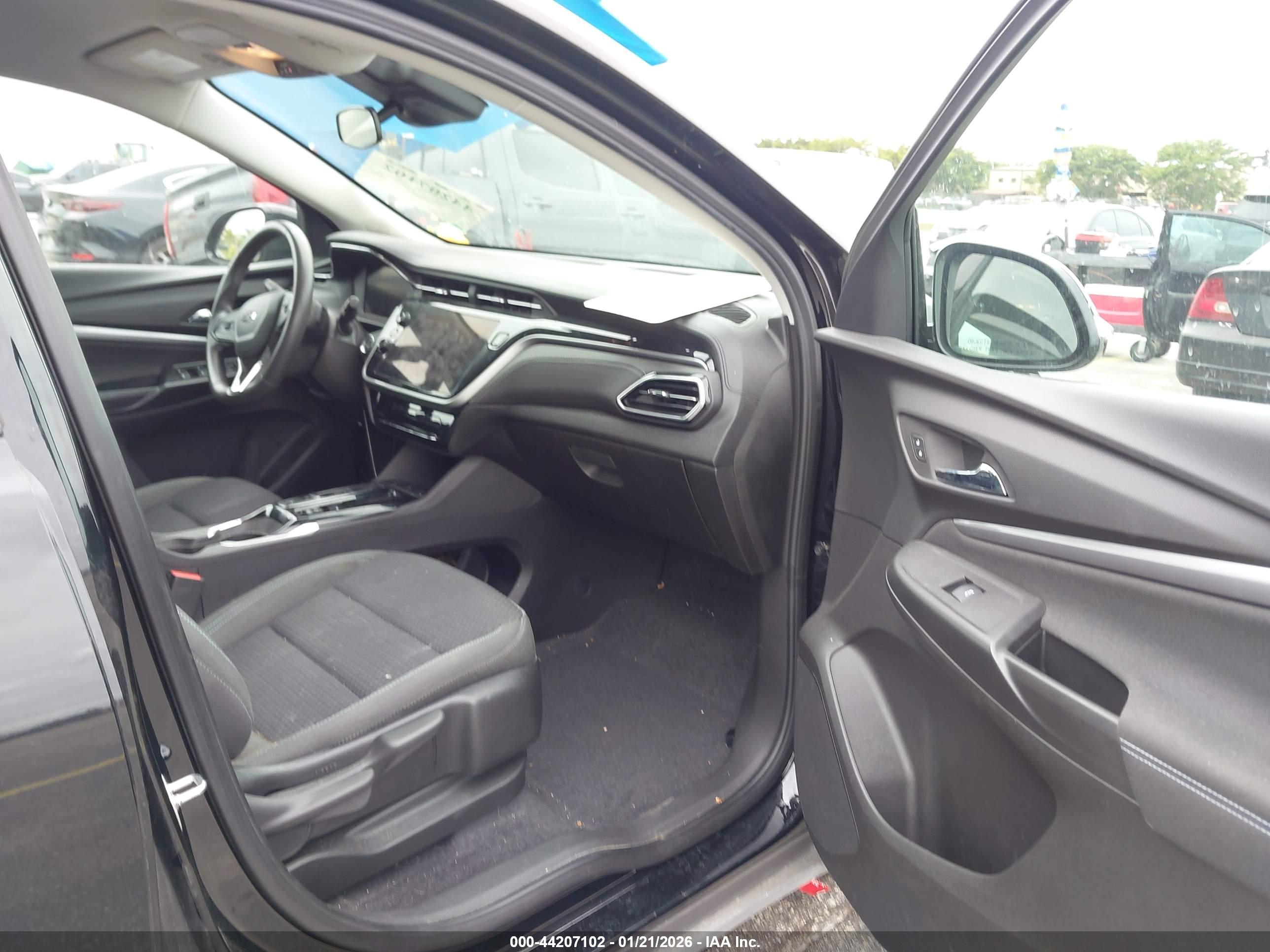CHEVROLET BOLT image 5