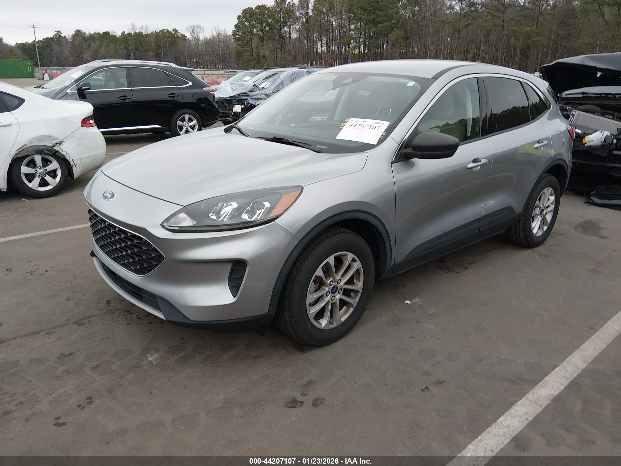 FORD ESCAPE image 2