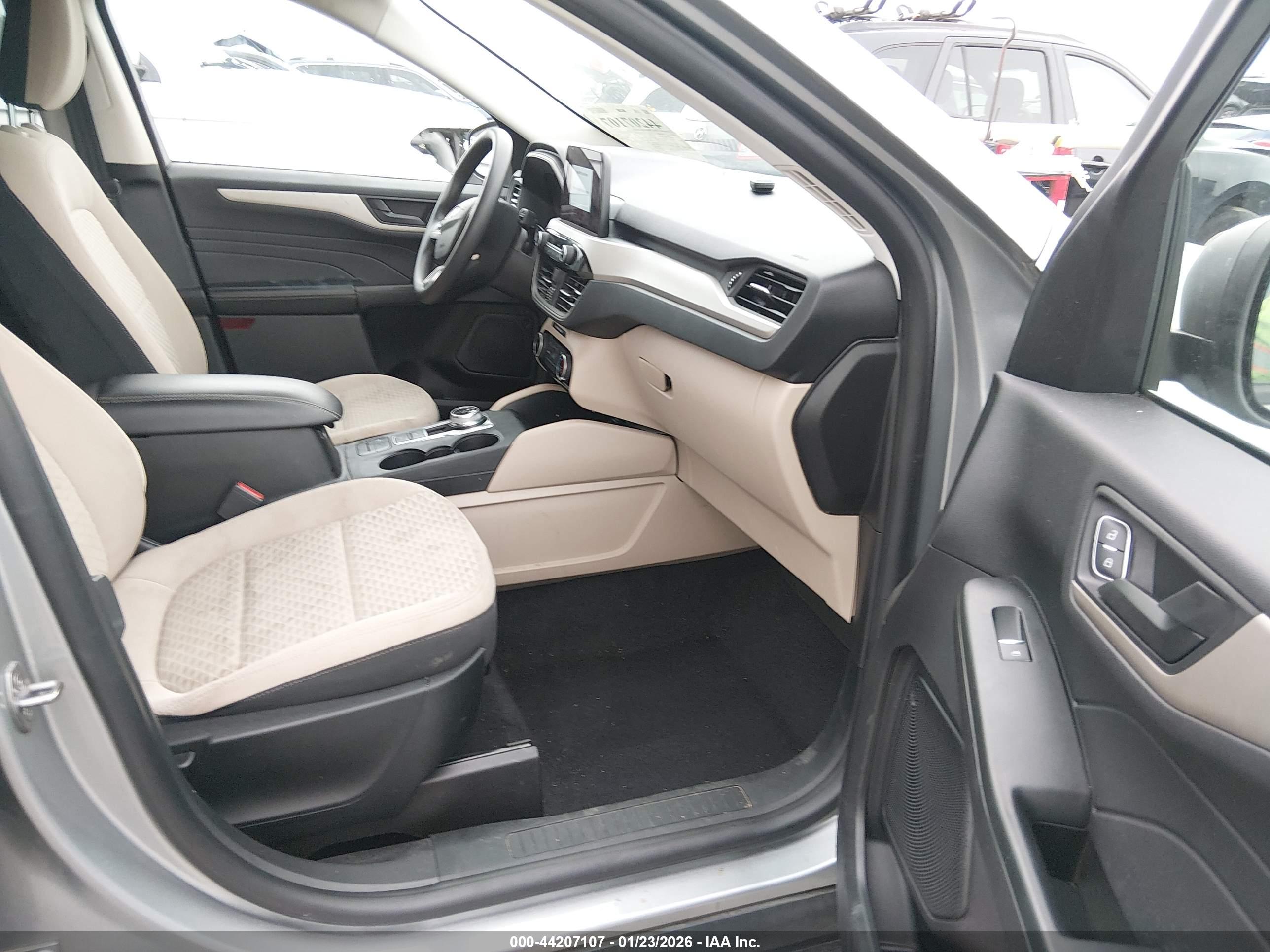 FORD ESCAPE image 5