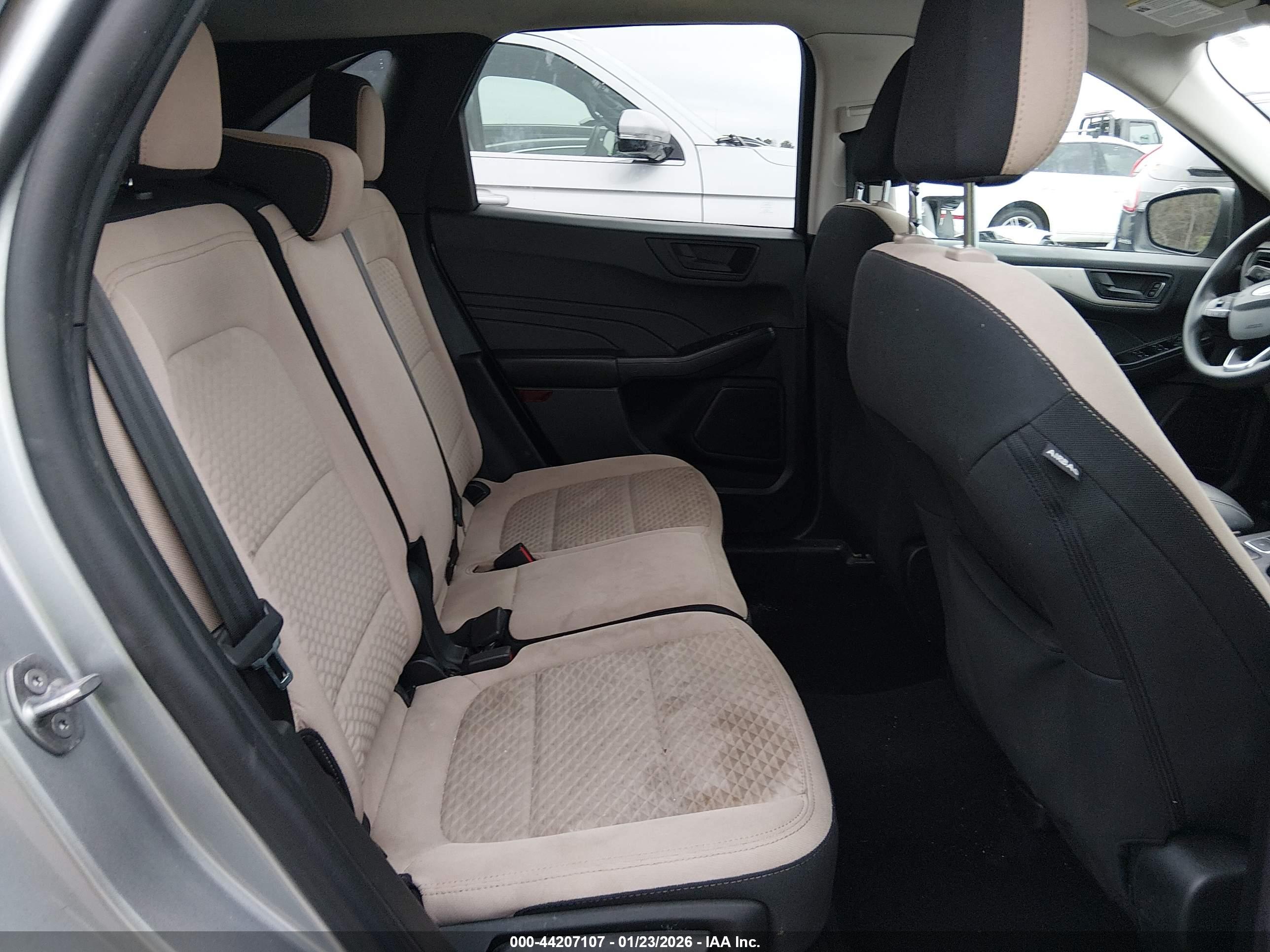FORD ESCAPE image 8