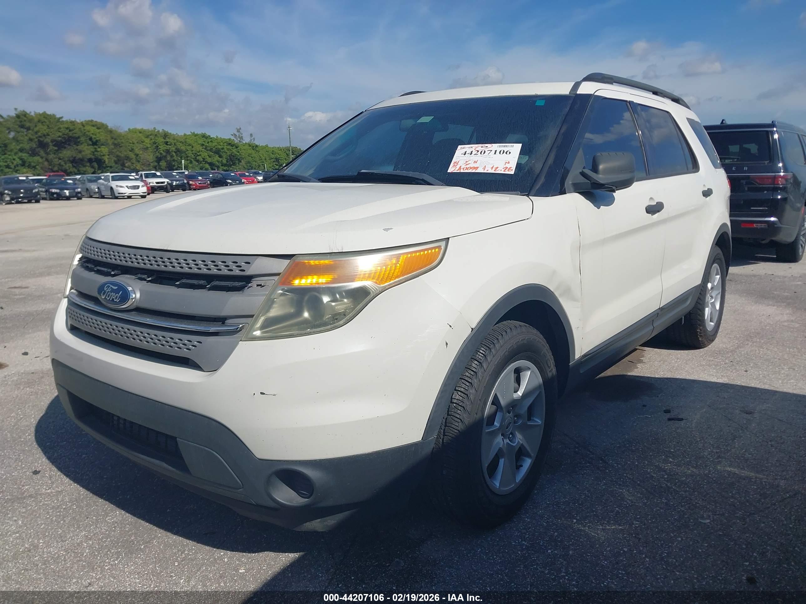 FORD EXPLORER image 2