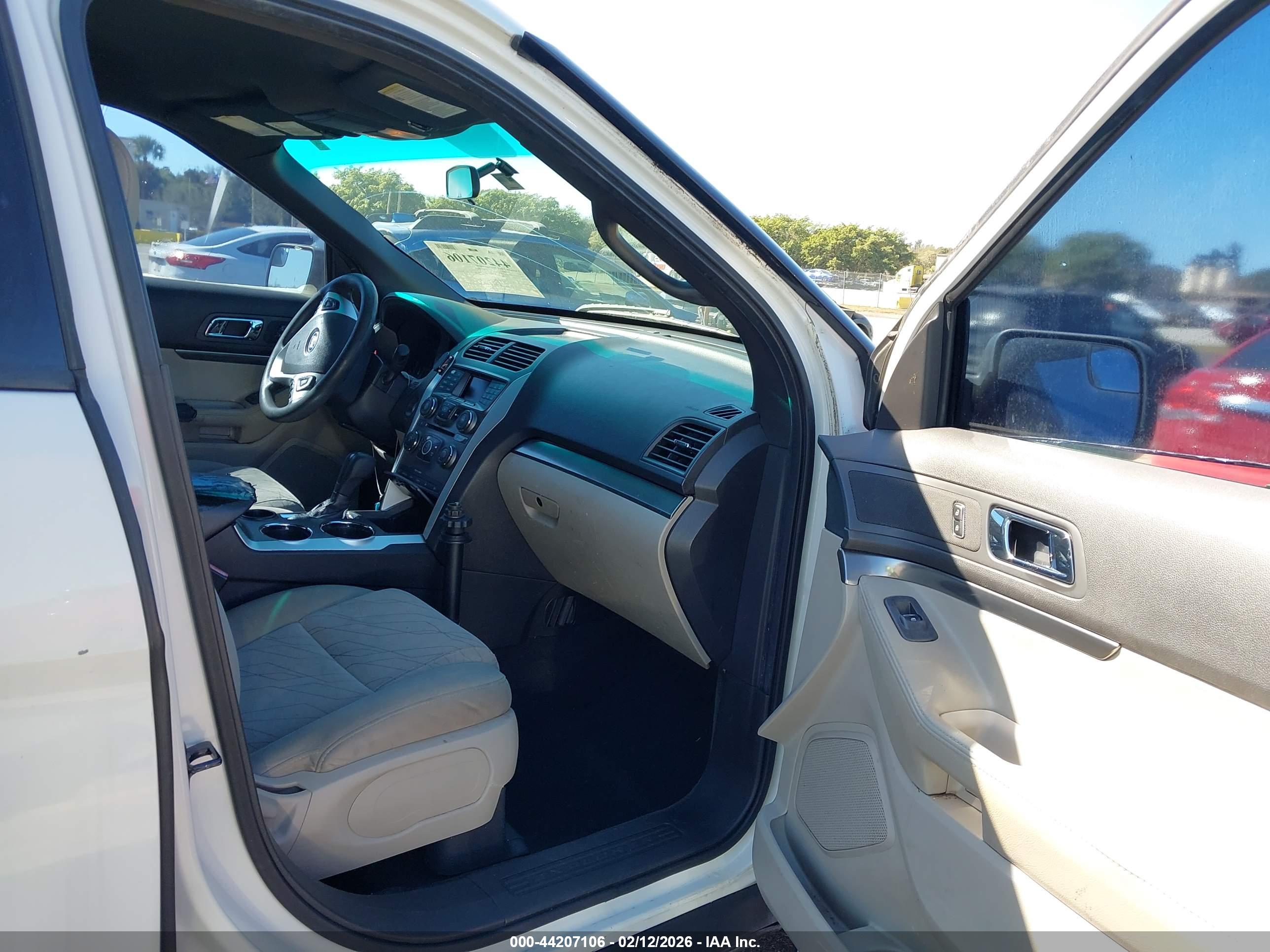 FORD EXPLORER image 5